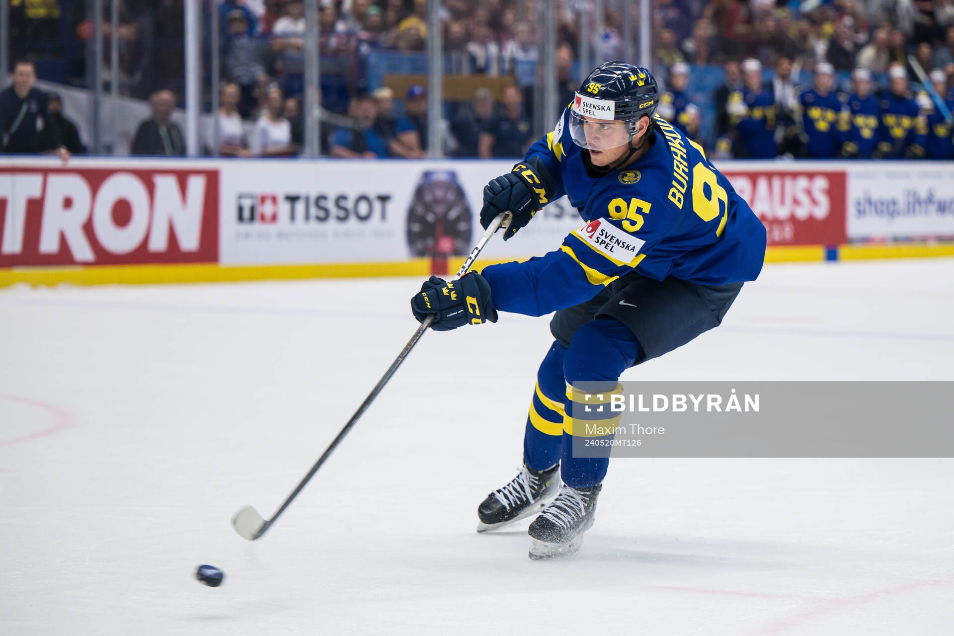 André Burakovsky of Sweden scores the 3-1 goal