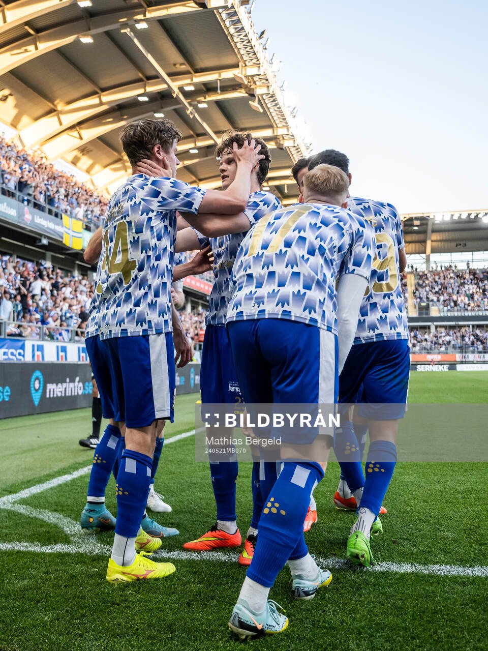 IFK Göteborgs Gustaf Norlin jublar med Kolbeinn Thordarson