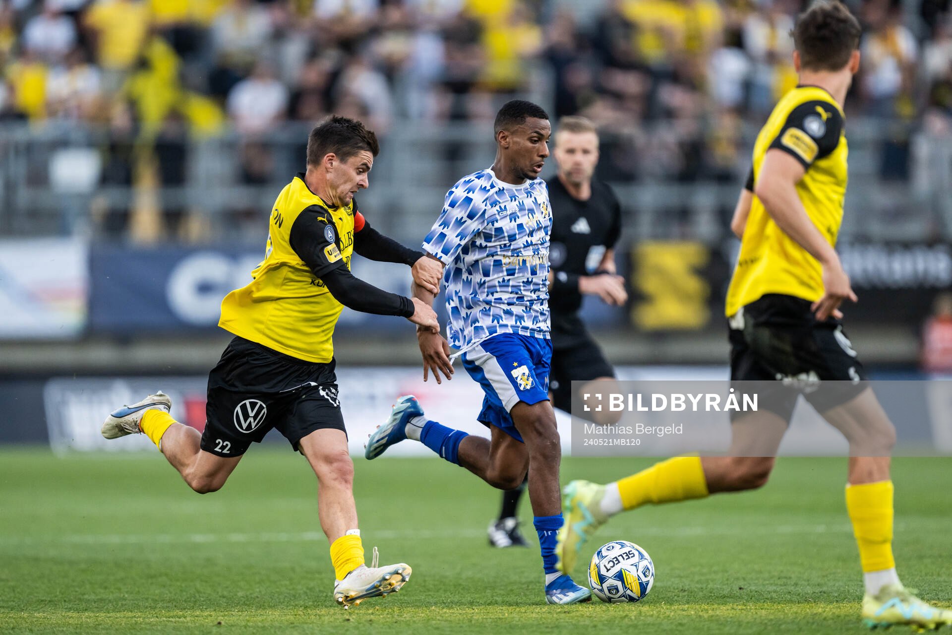 Mjällbys Jesper Gustavsson och IFK Göteborgs Paulos