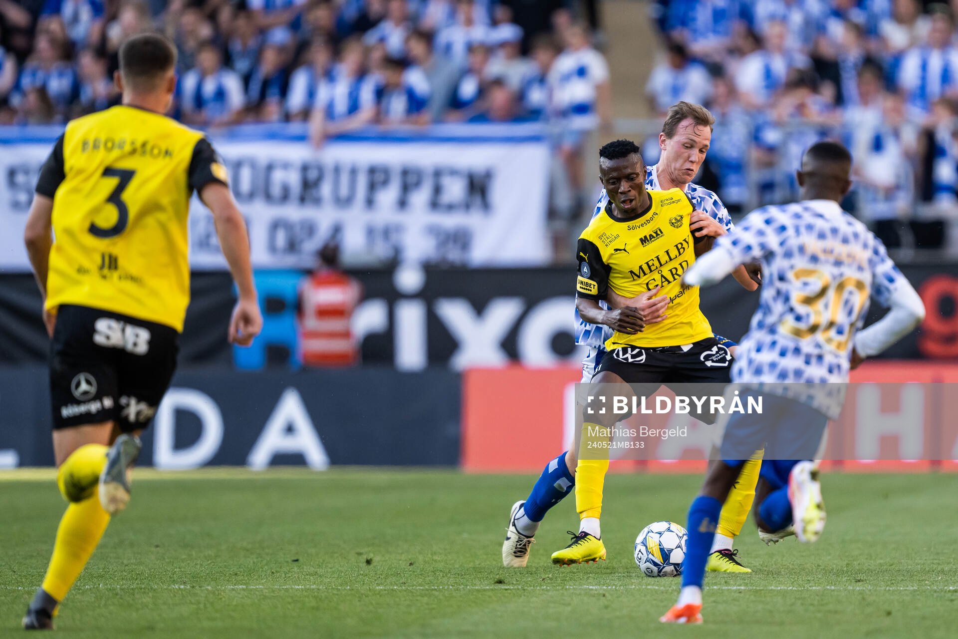 Mjällbys Silas Nwankwo och IFK Göteborgs Adam Carlén
