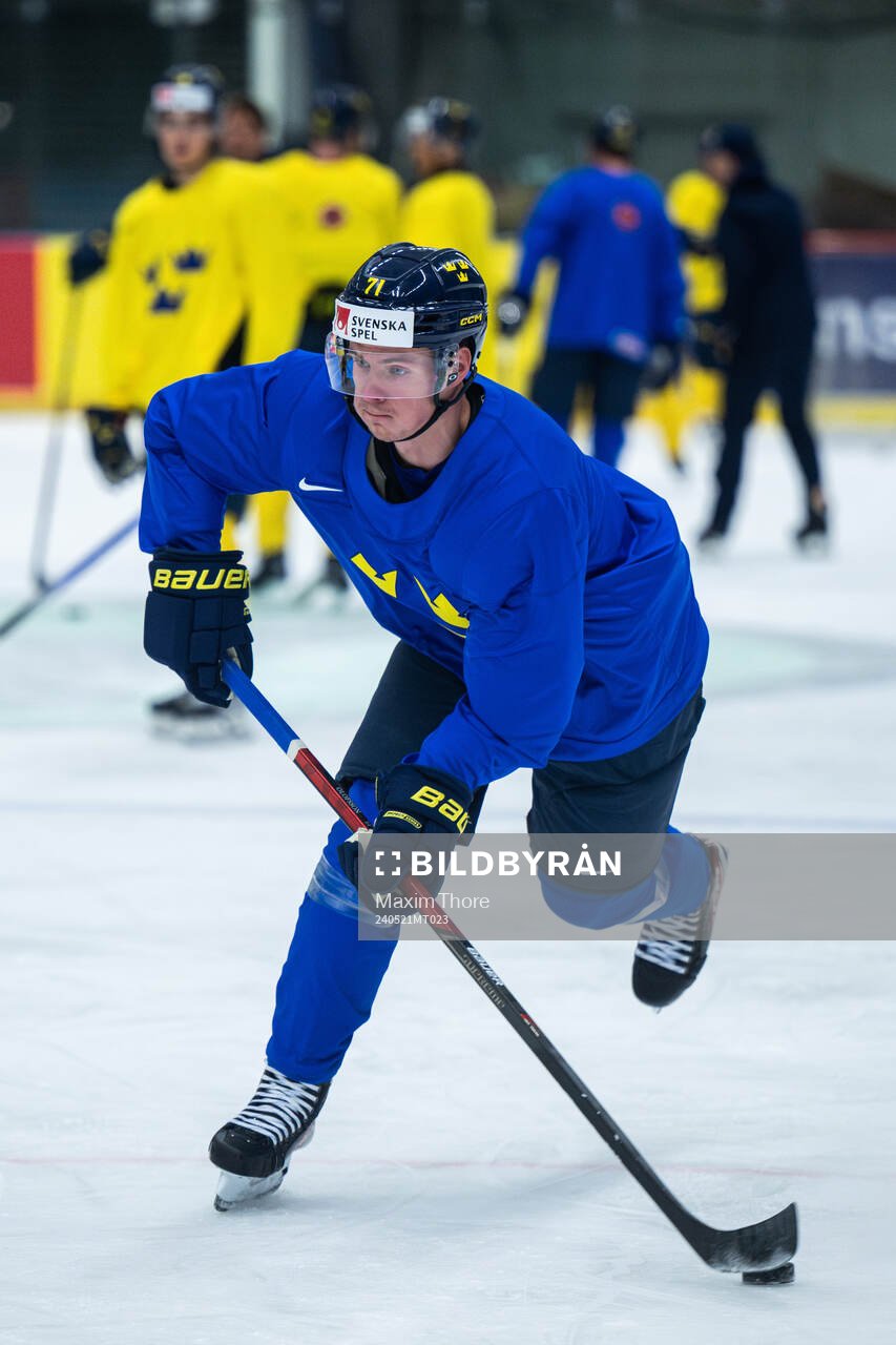 Victor Olofsson of Sweden at a practice session