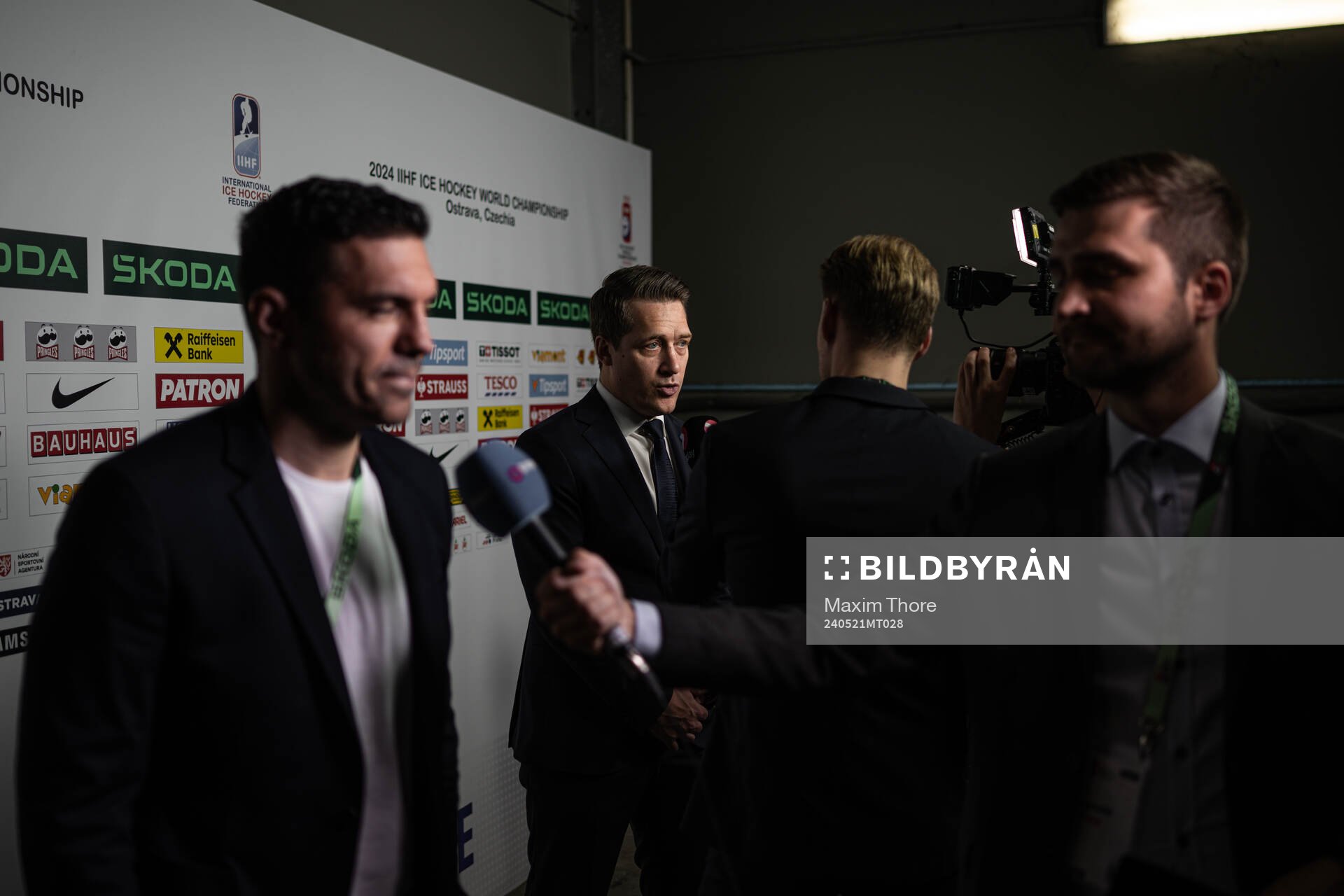 Head coach Sam Hallam of Sweden