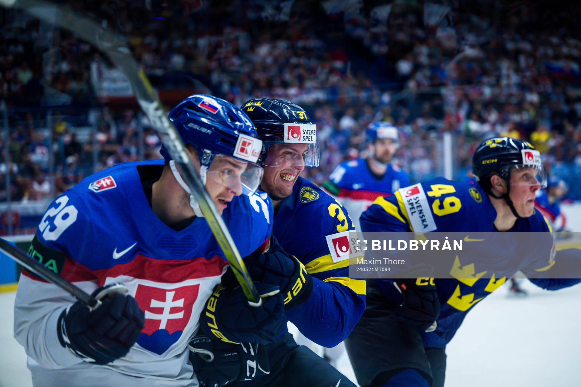 Michal Ivan of Slovakia and Isac Lundeström of Sweden