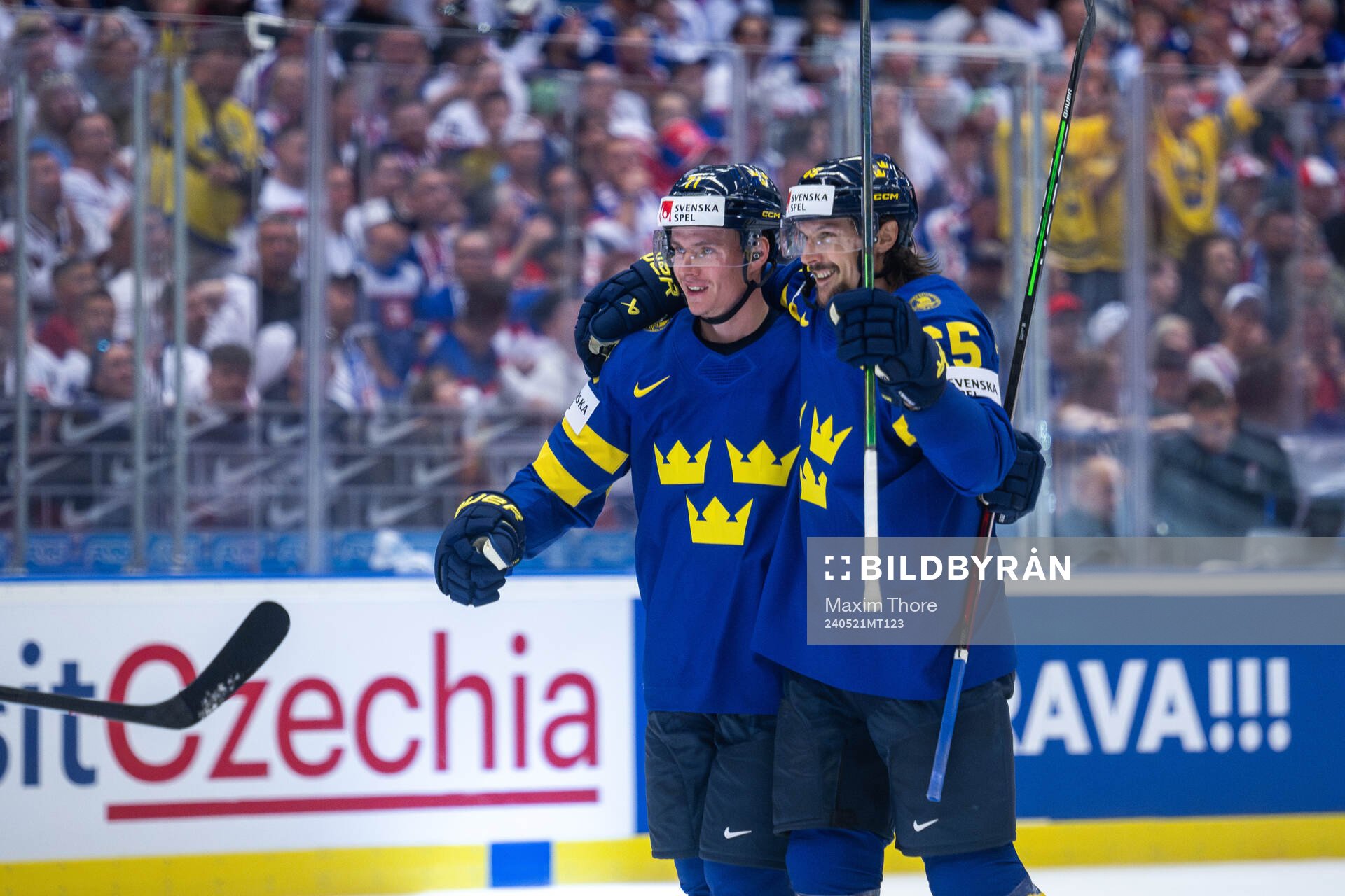 Victor Olofsson and Erik Karlsson of Sweden celebrate the