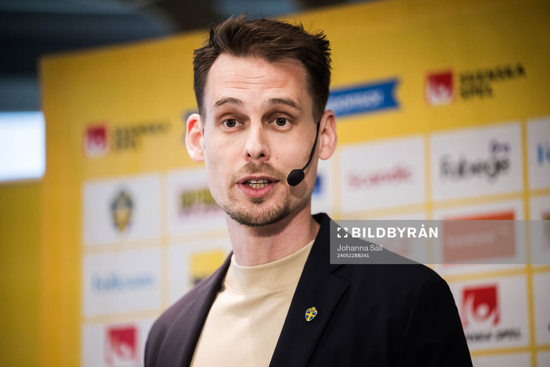 Head coach Daniel Bäckström of the Swedish under-21