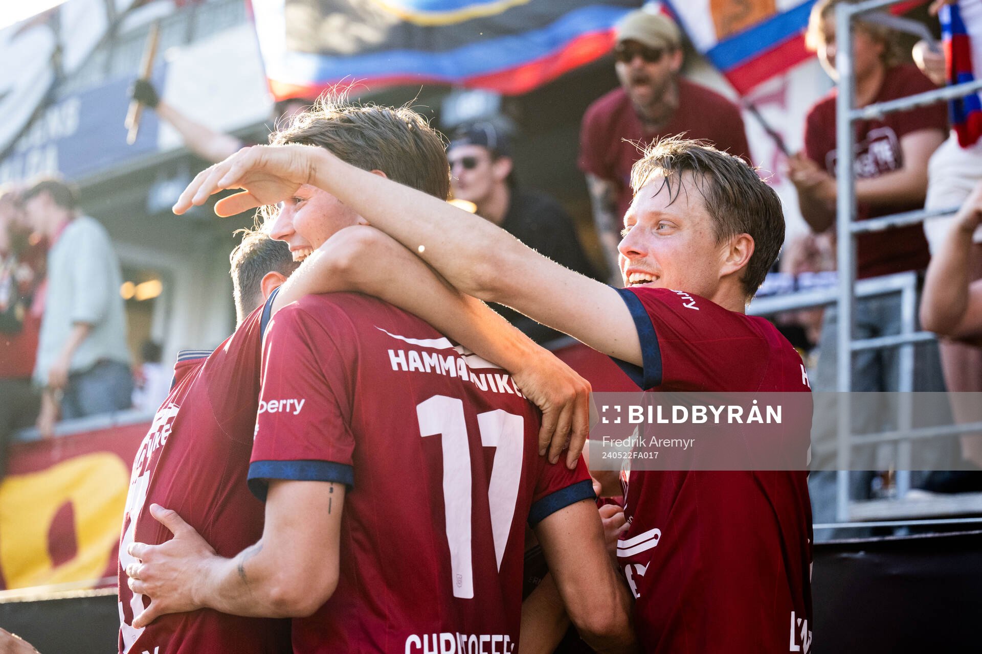 Örgrytes Charlie Vindehall jublar med Noah Christoffersson