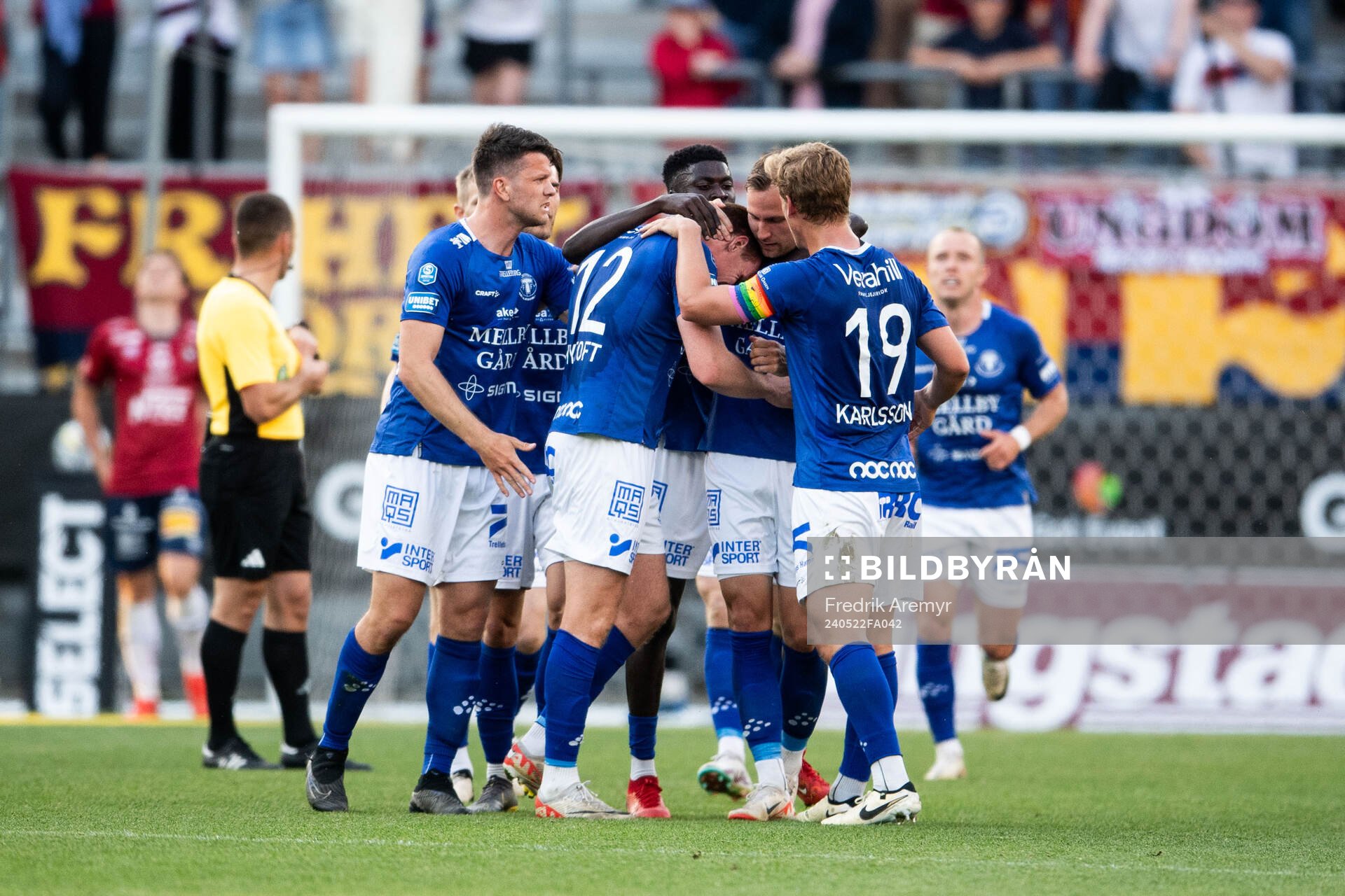 Trelleborgs Zander Hyltoft jublar med lagkamrater