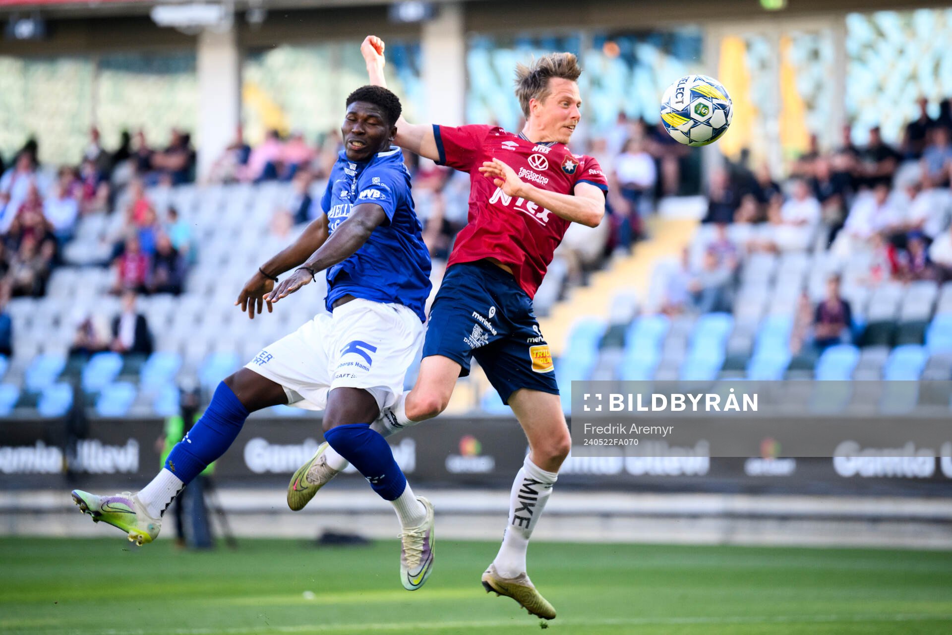 Trelleborgs Abel Ogwuche  och Örgrytes Viktor Lundberg