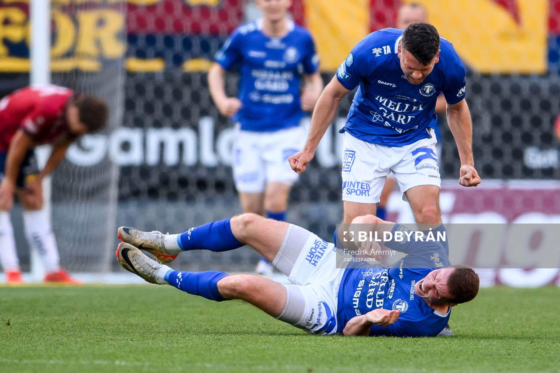Trelleborgs målskytt Zander Hyltoft (liggande) firar