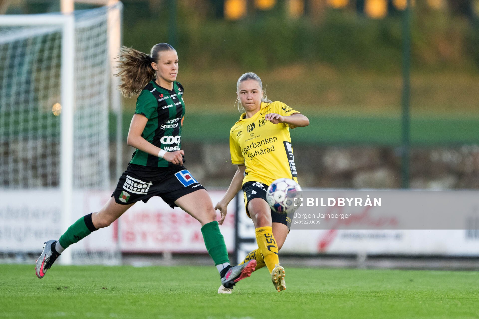 Varbergs BoISs Mollie Josefsson och Elfsborgs Alice Broman