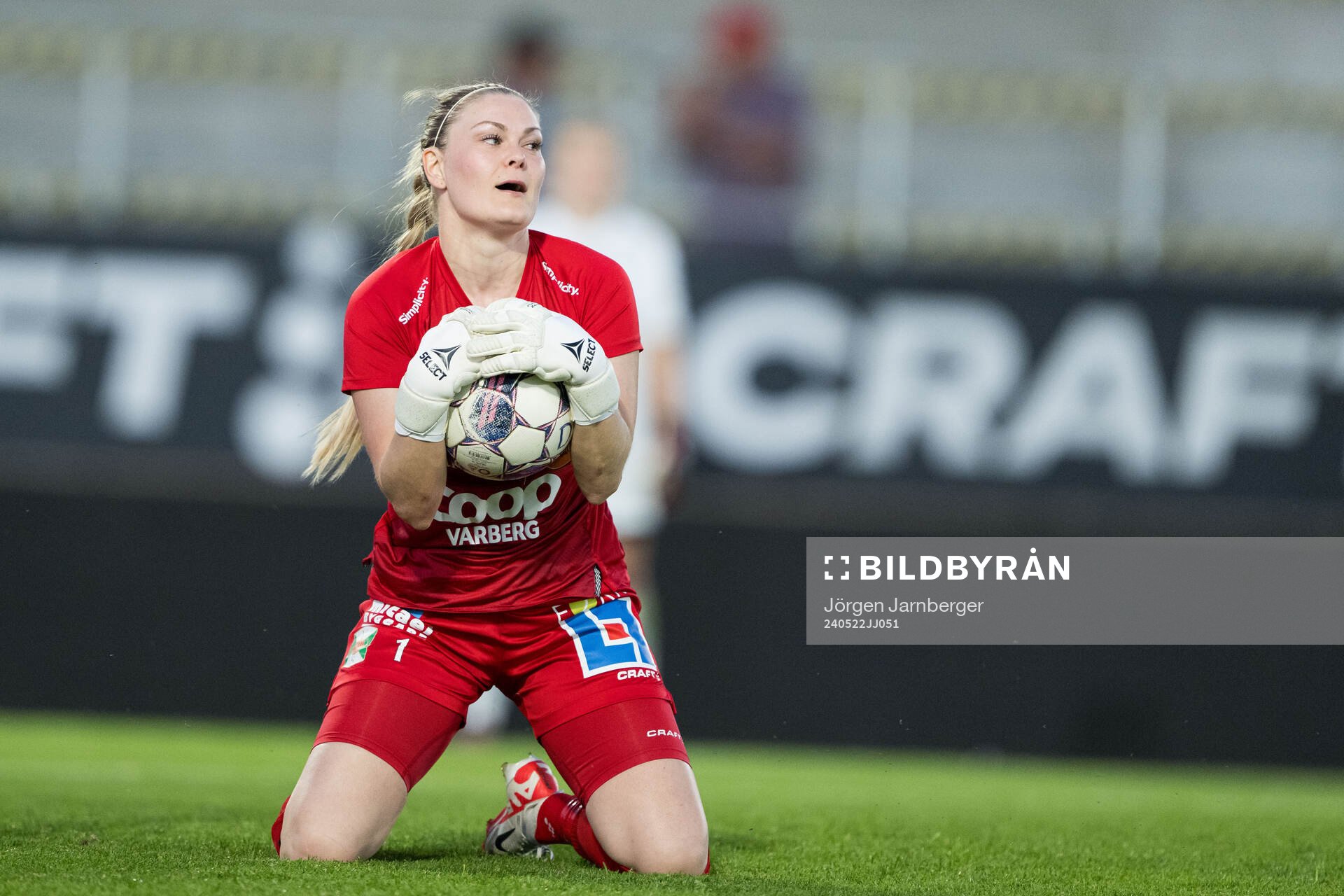 Varbergs BoISs målvakt Linnea Nilsson jublar