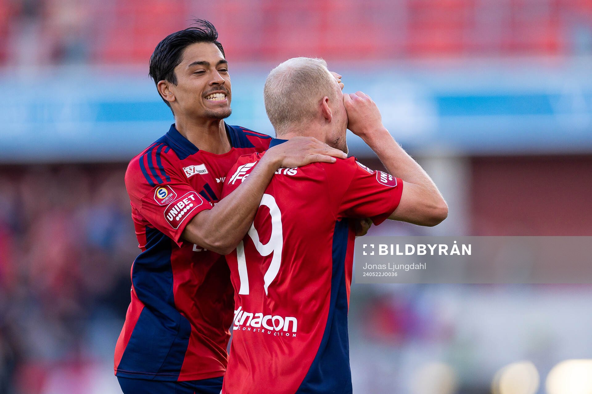 Östers Lukas Bergquist och Adam Bergmark Wiberg jublar