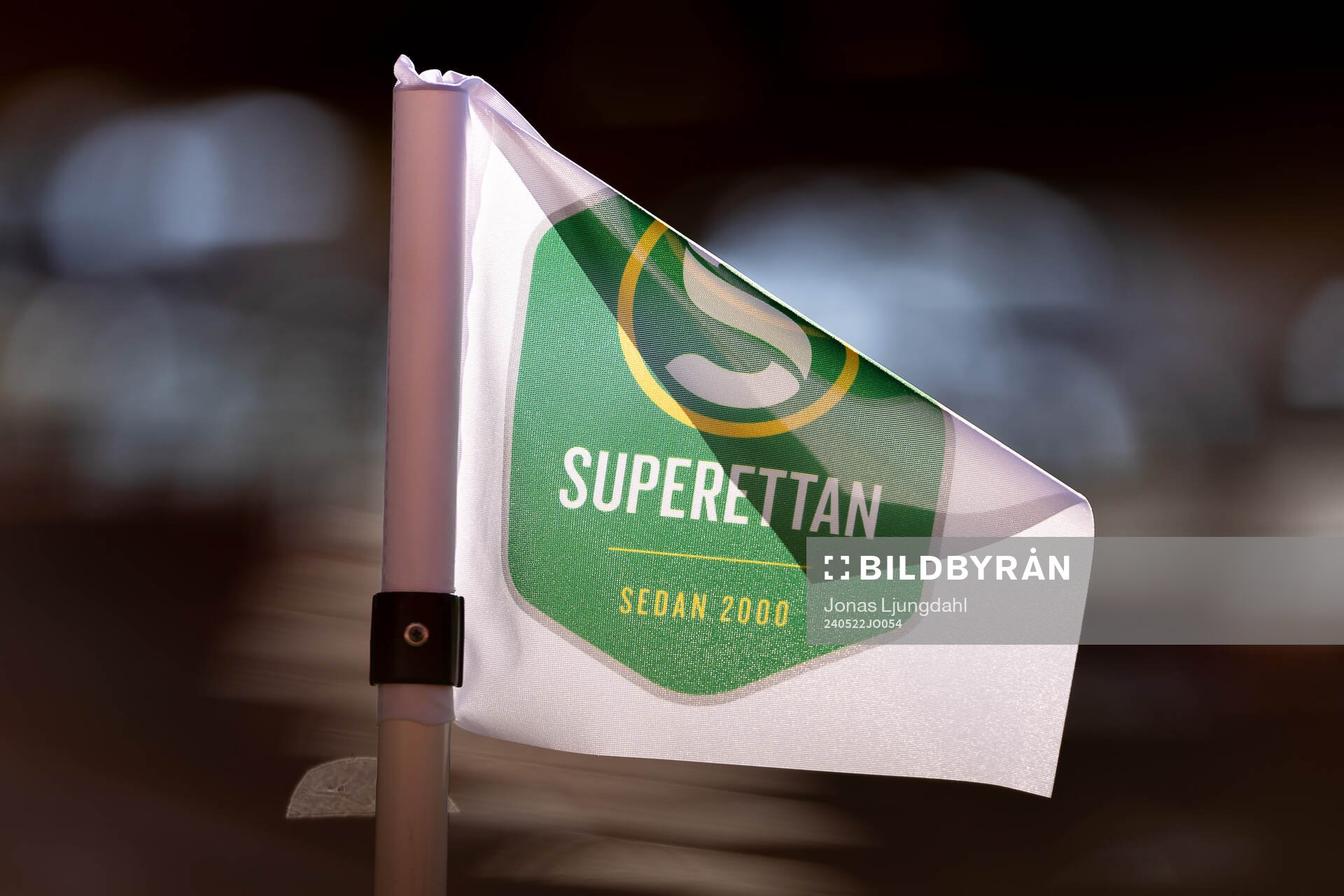 Hörnflagga med Superettan logo