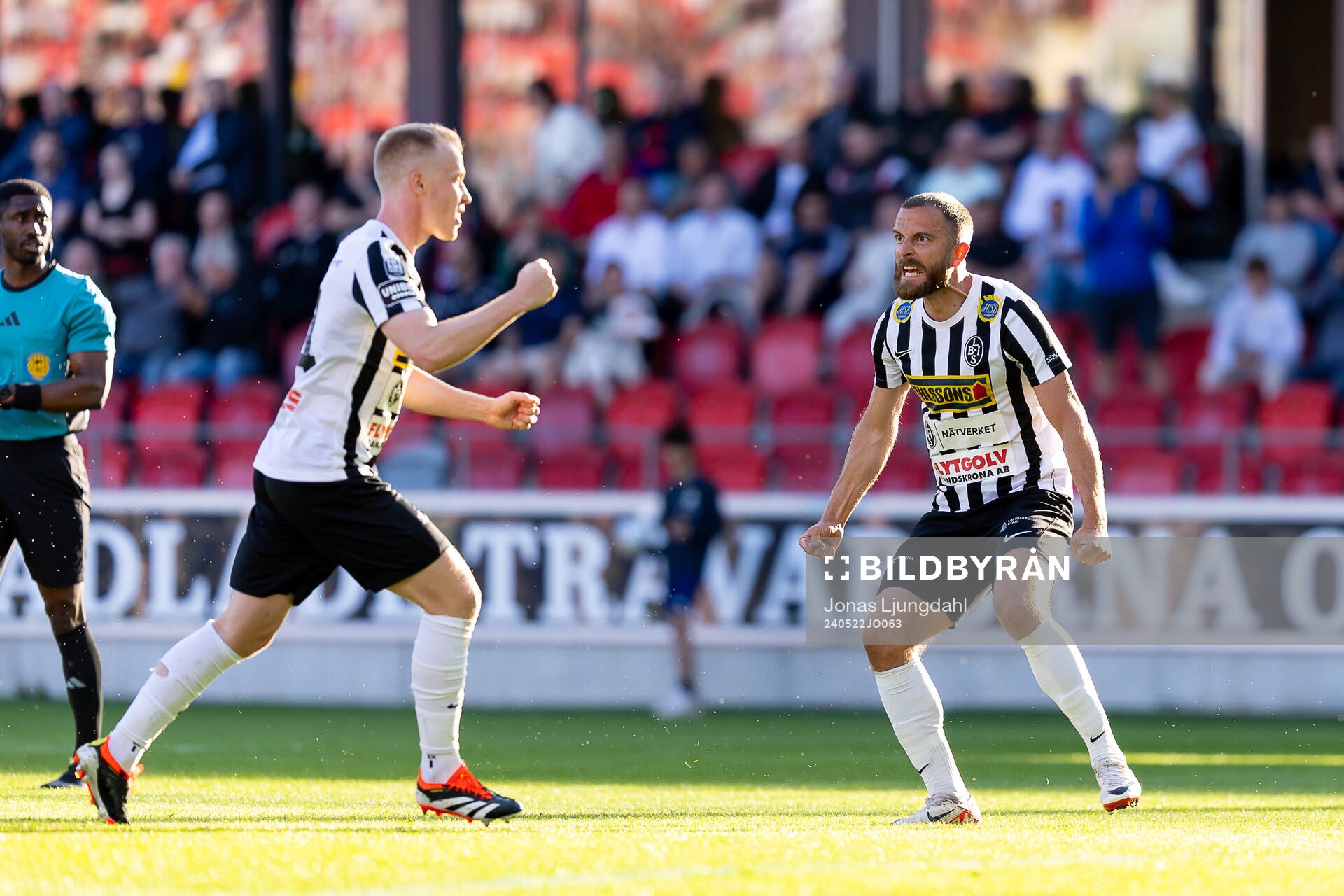 Landskronas David Edvardsson och Filip Sachpekidis jublar