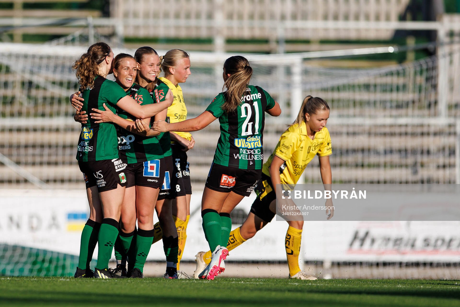 Varbergs BoISs Ellen Heurlin jublar med laget