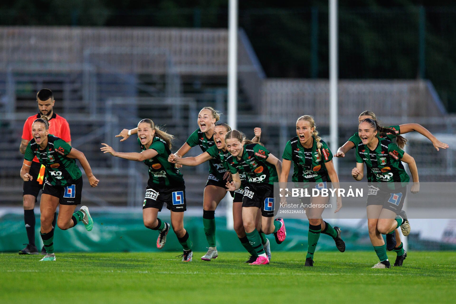 Varbergs BoISs spelare jublar