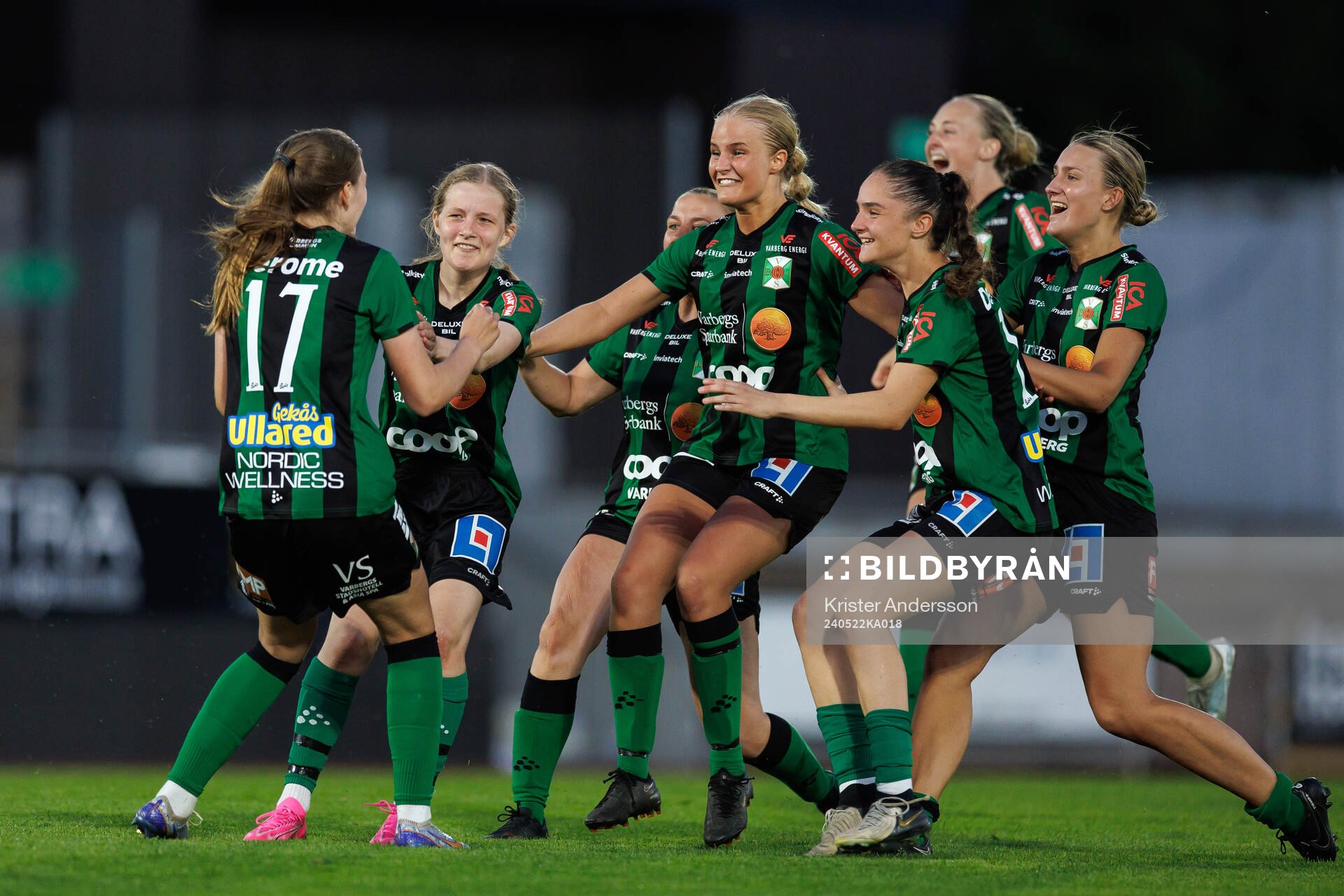 Varbergs BoISs spelare jublar