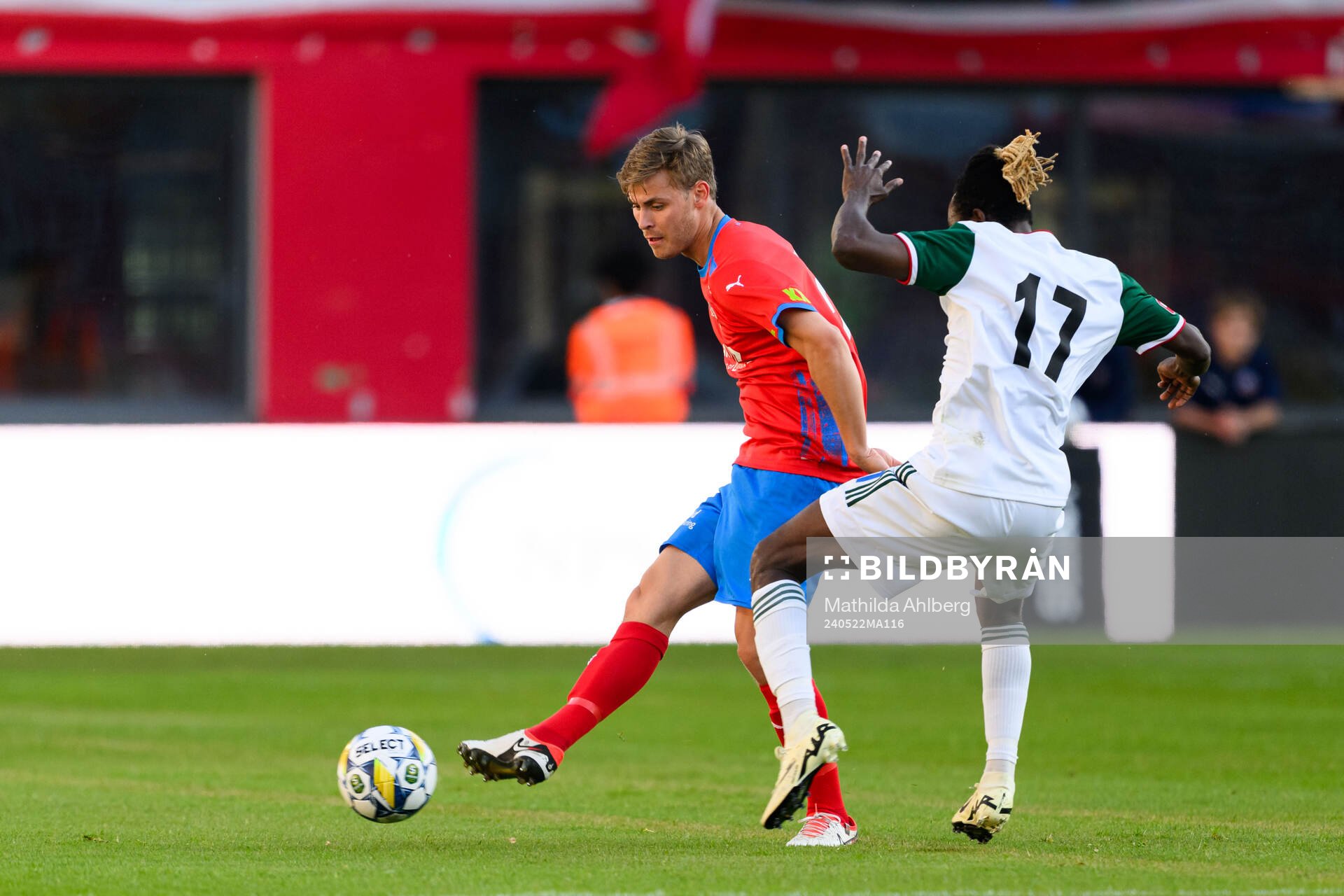 Helsingborgs Daniel Bergman och Skövde AIKs Mamudu Moro
