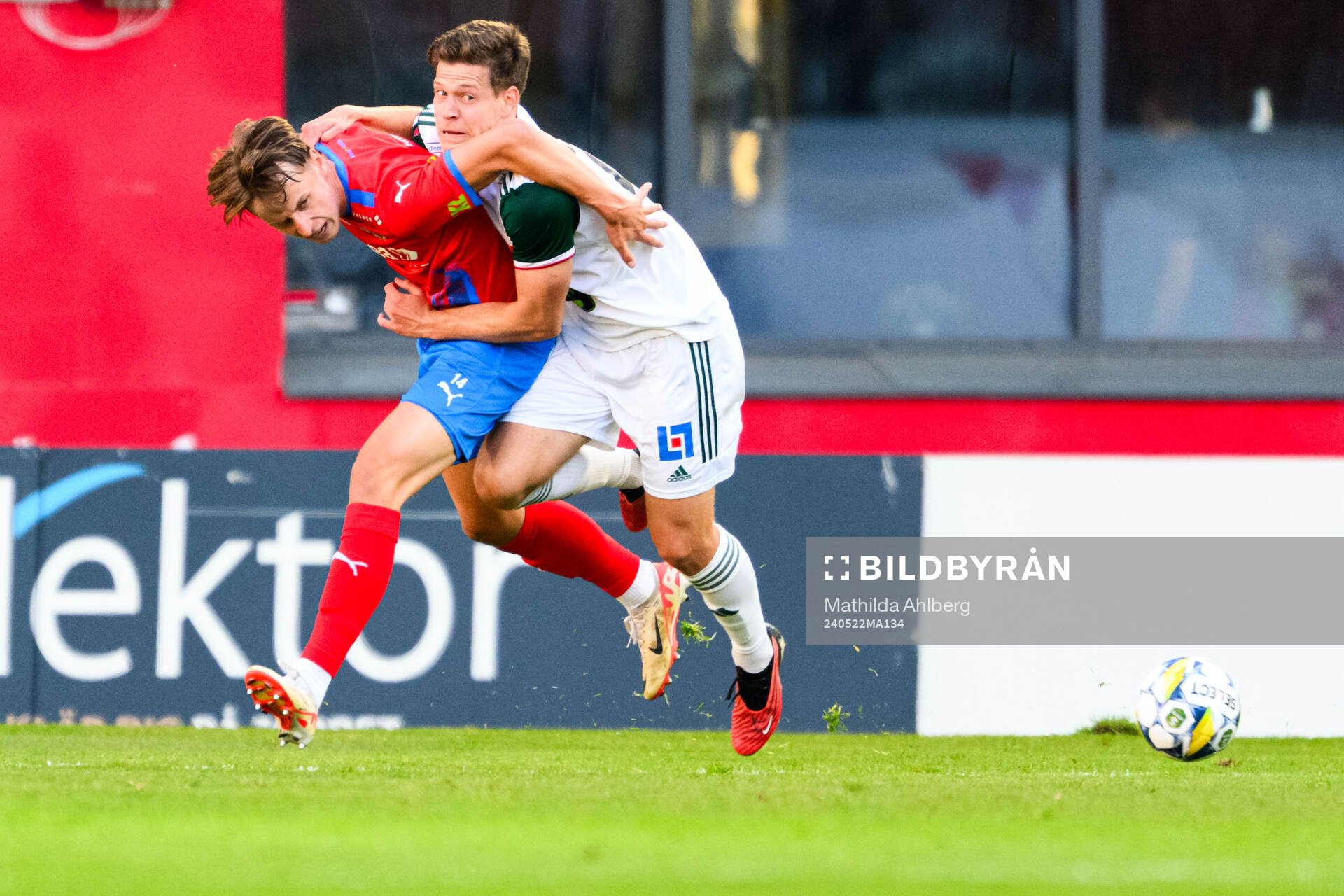 Helsingborgs Lukas Kjellnäs och Skövde AIKs Elias Lindell