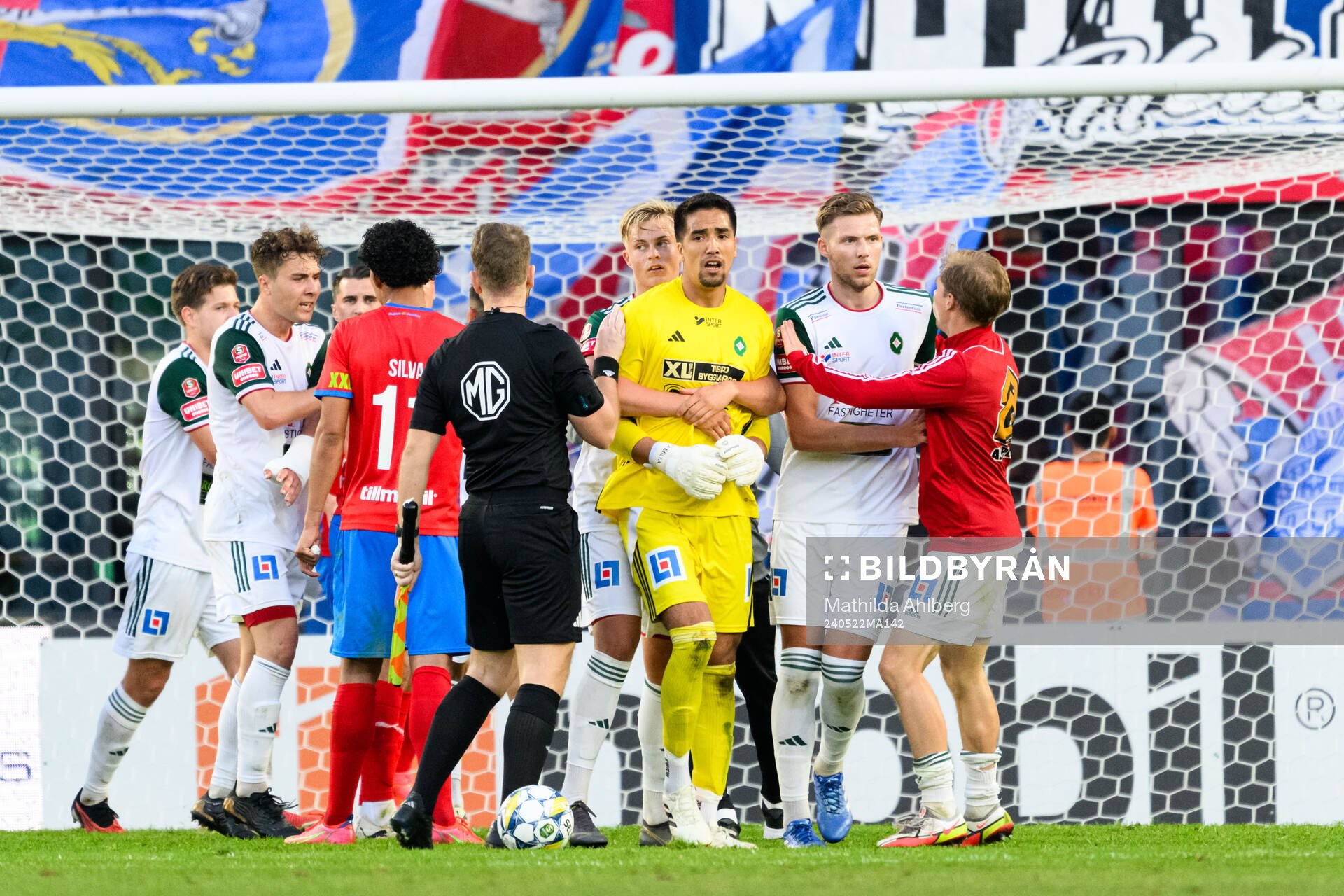 Skövde AIKs Adrian Zendejas jublar