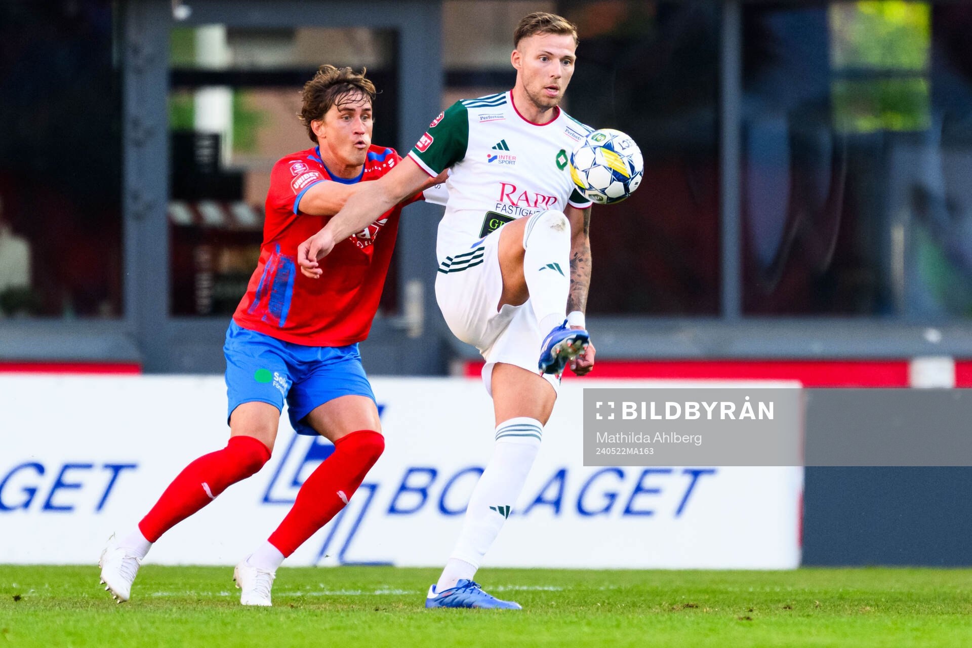 Helsingborgs Thomas Pauck Rogne och Skövde AIKs Stefan