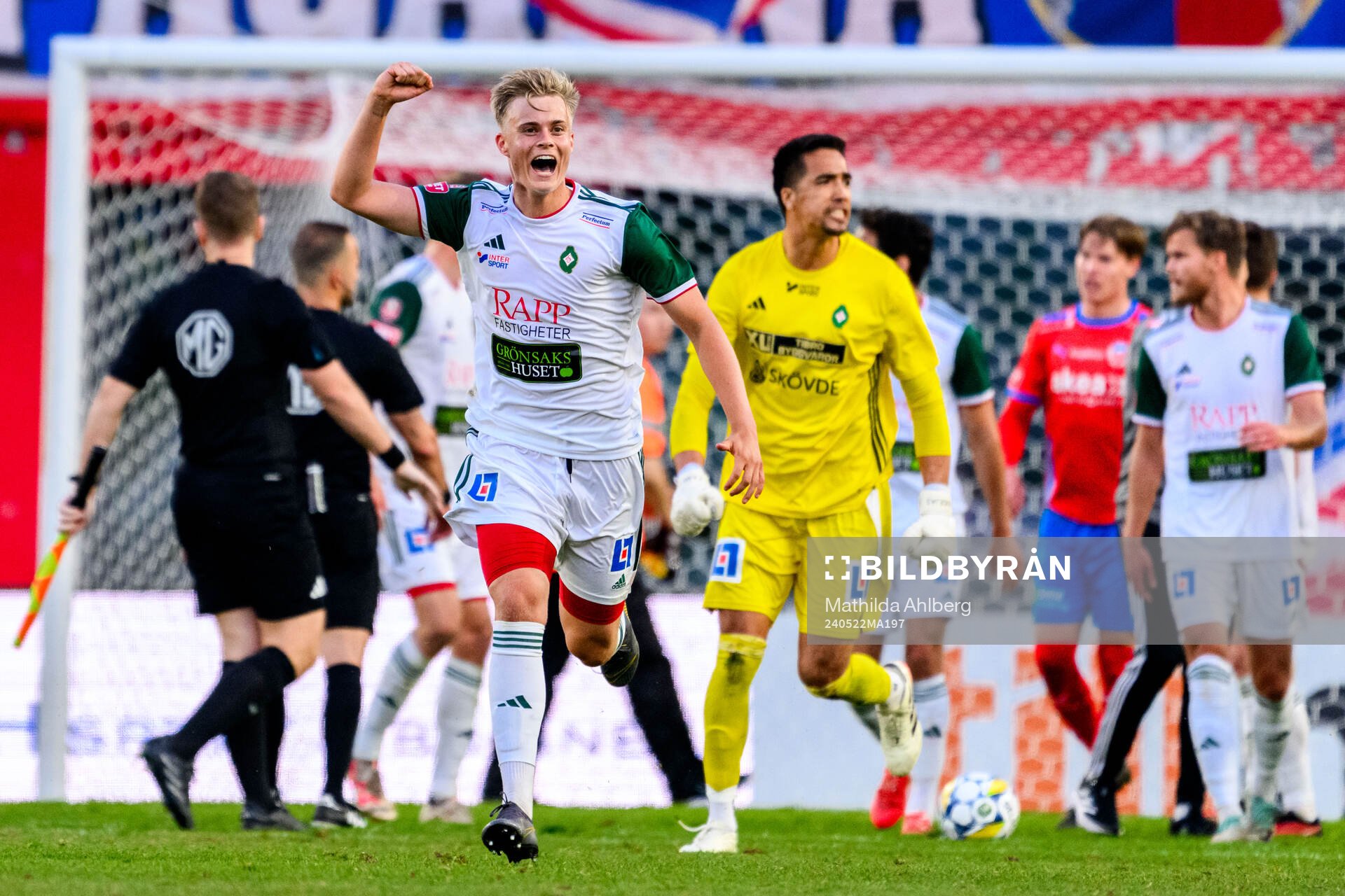 Skövde AIKs Edvin Tellgren jublar