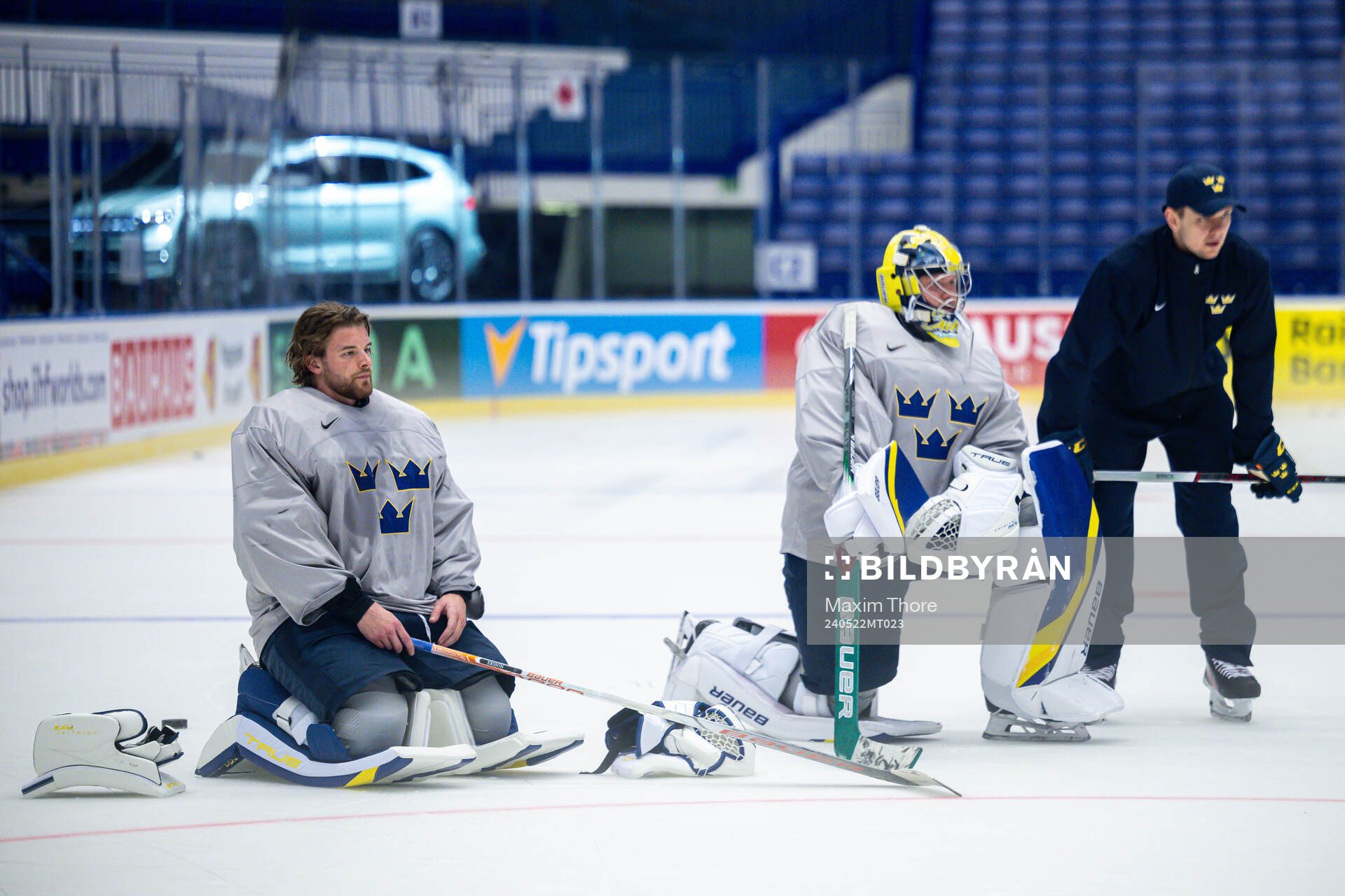 Goaltender Jesper Wallstedt, goaltender Filip Gustavsson