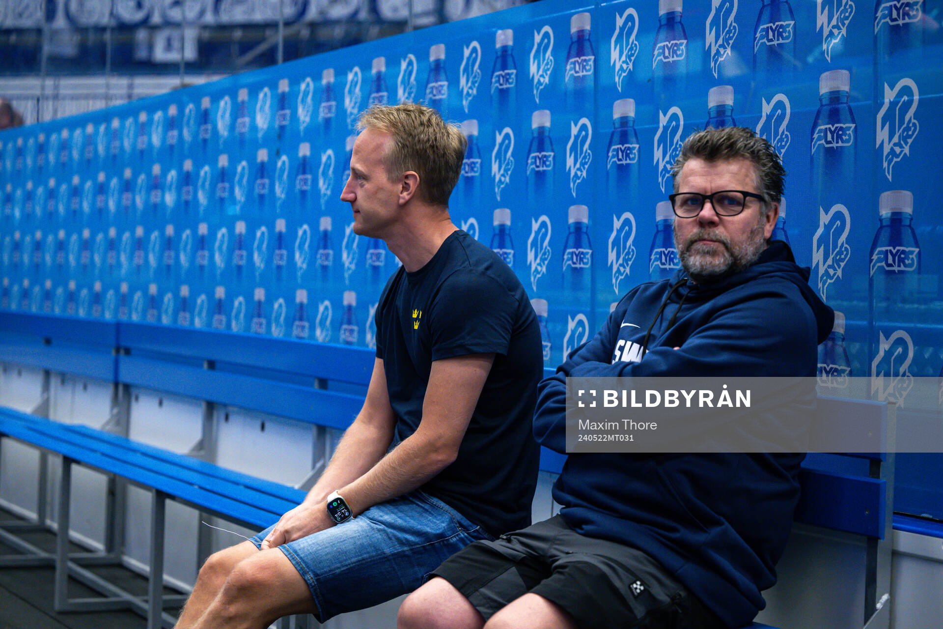 Doctor Jonas Kalman and equipment manager Håkan Olofsson
