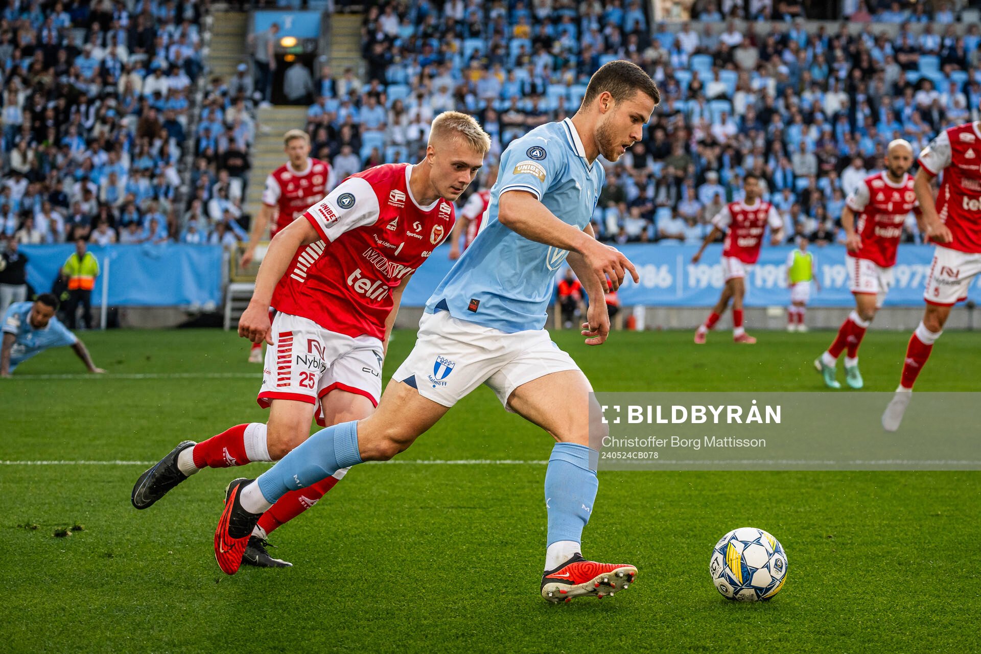 Kalmars Rony Jansson och Malmö FFs Gabriel Busanello