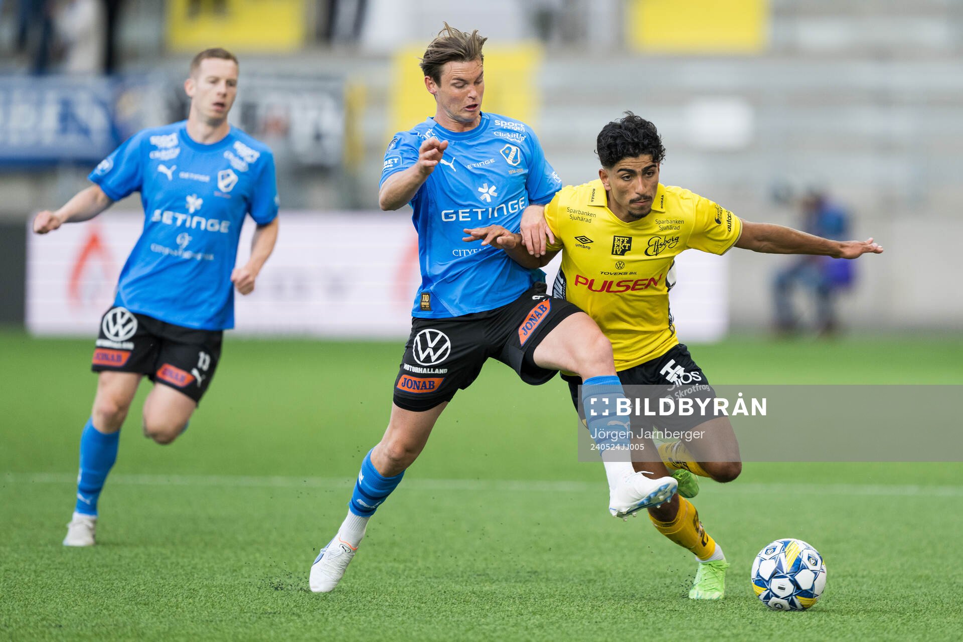 Halmstads Jonathan Svedberg och Elfsborgs Ahmed Qasem