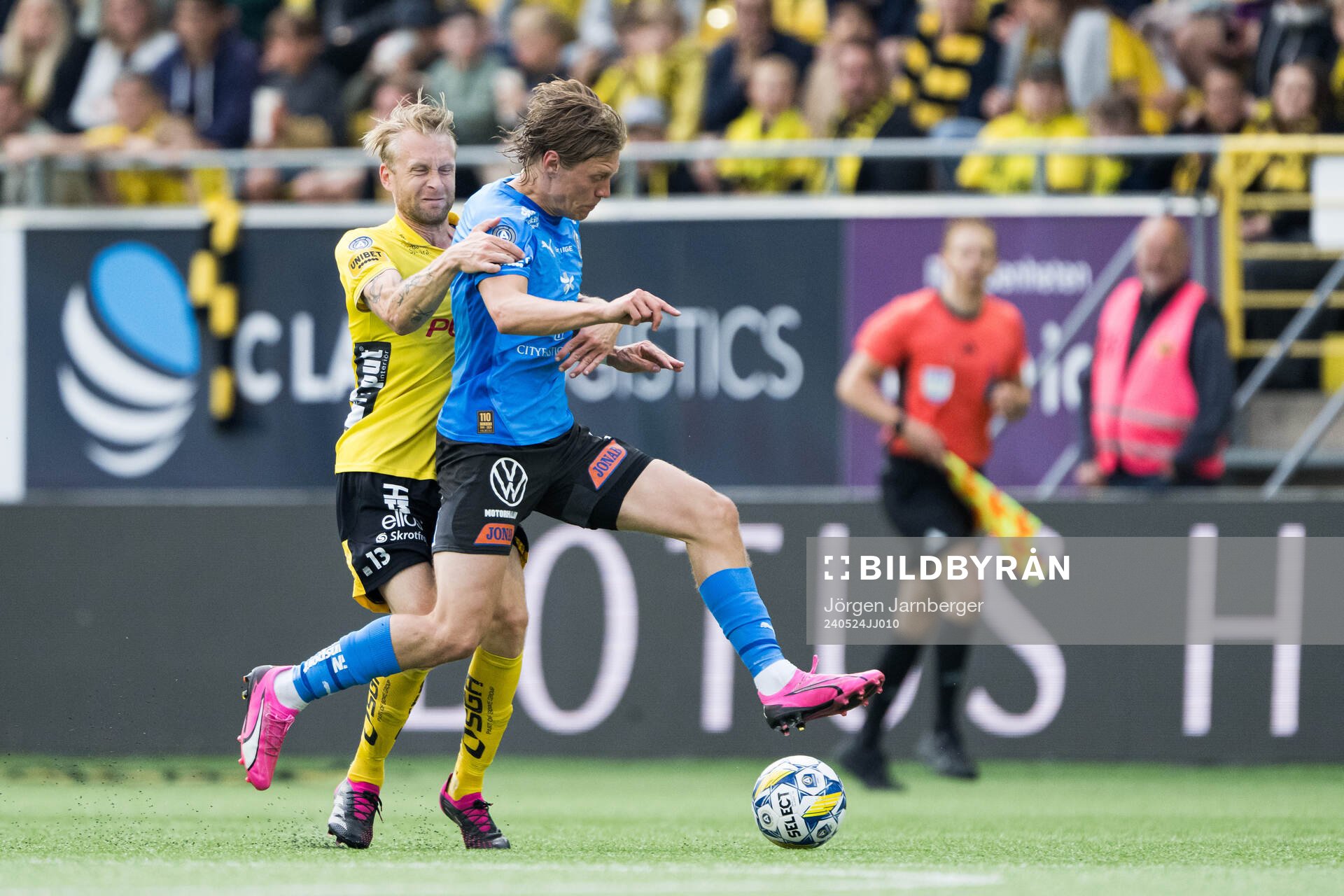 Elfsborgs Johan Larsson och Halmstads Birnir Ingason