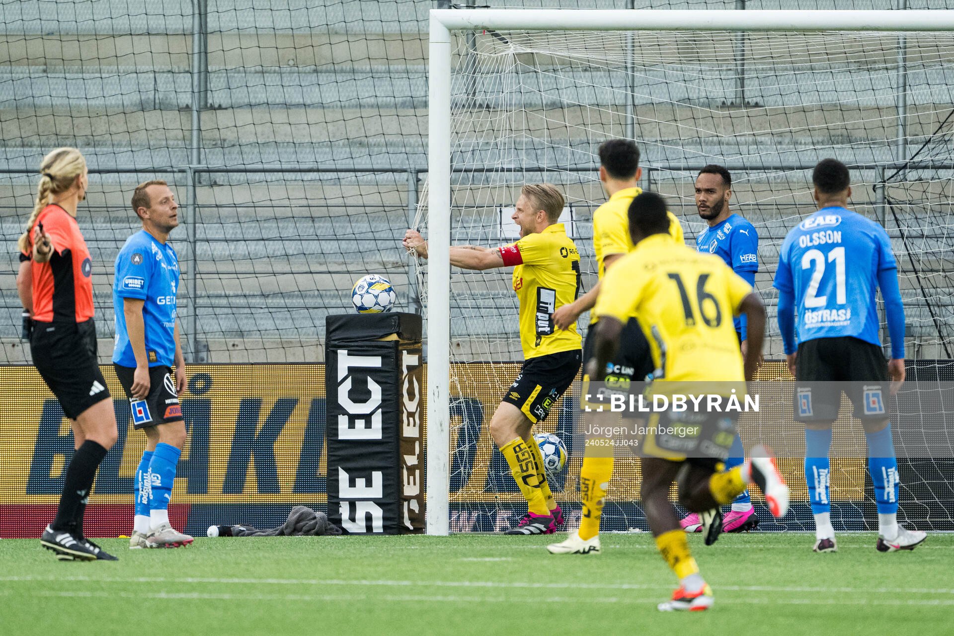 Elfsborgs Johan Larsson jublar
