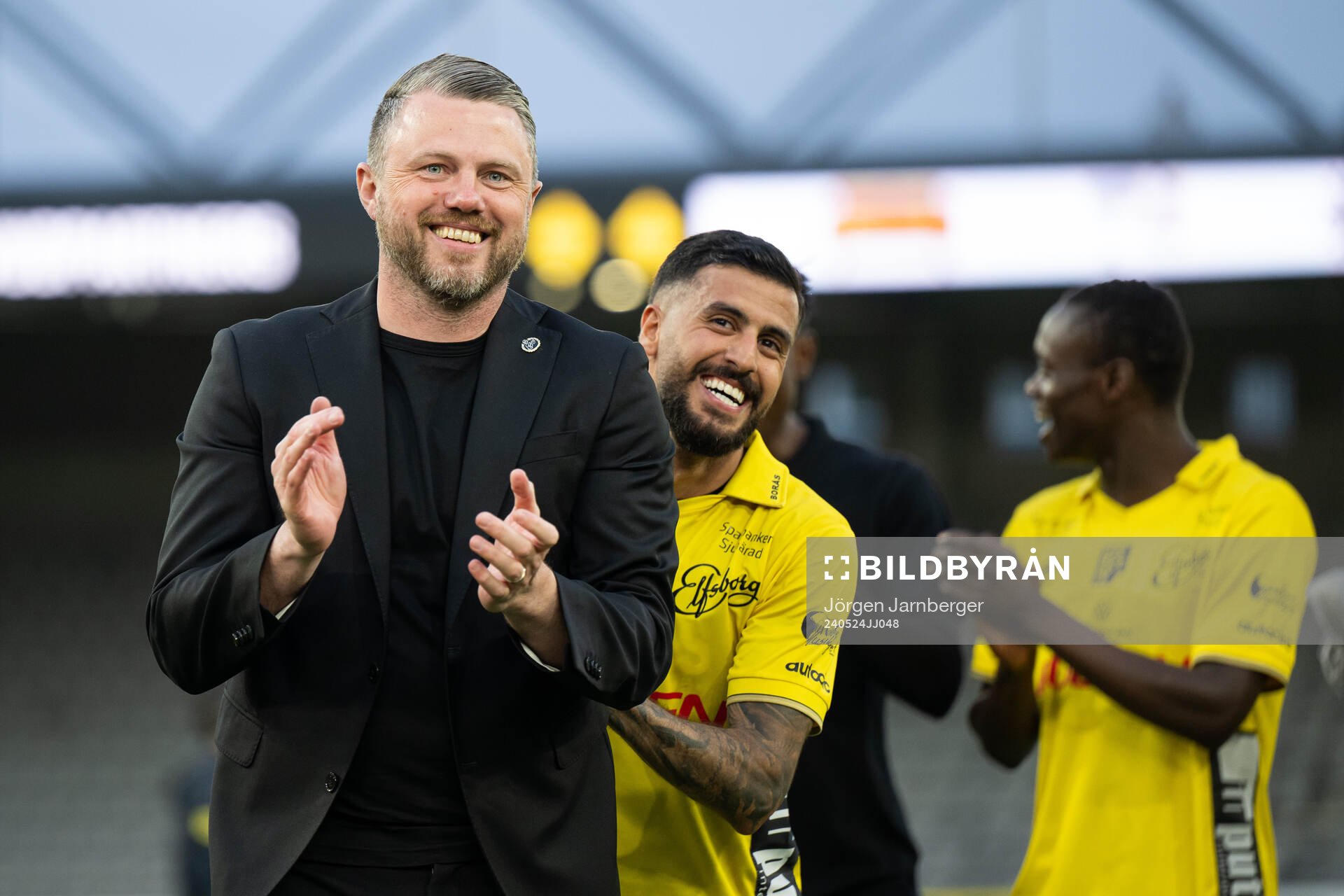 Elfsborgs manager Jimmy Thelin hyllas