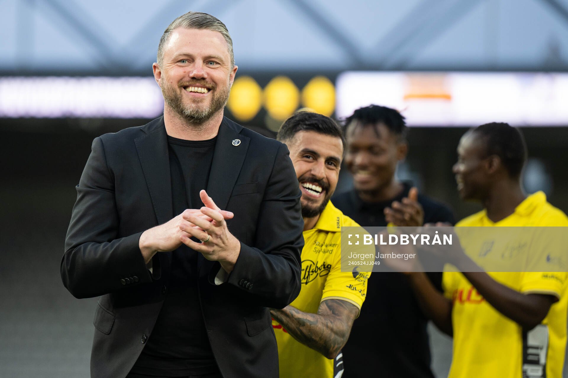 Elfsborgs manager Jimmy Thelin hyllas