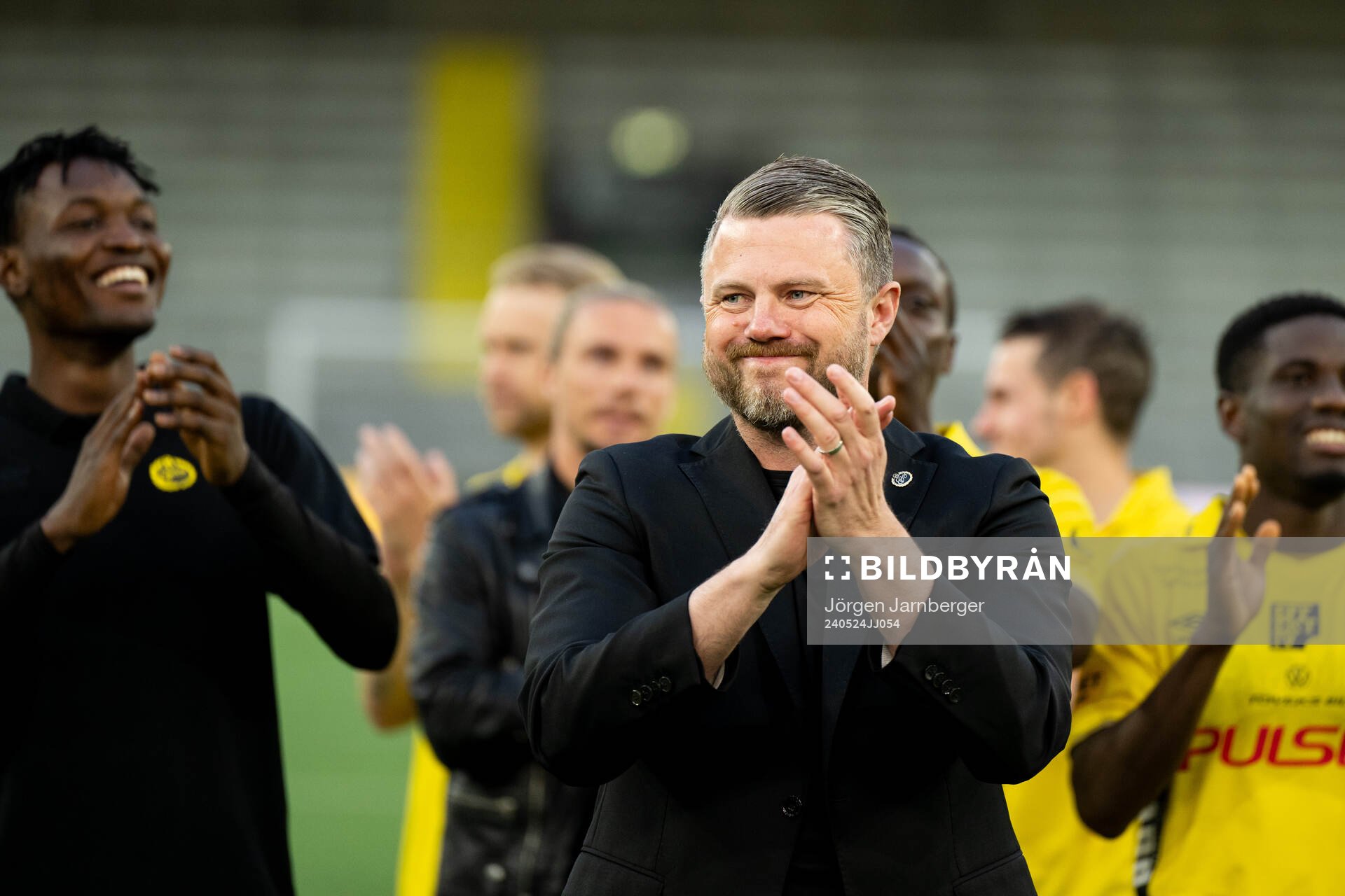 Elfsborgs manager Jimmy Thelin hyllas