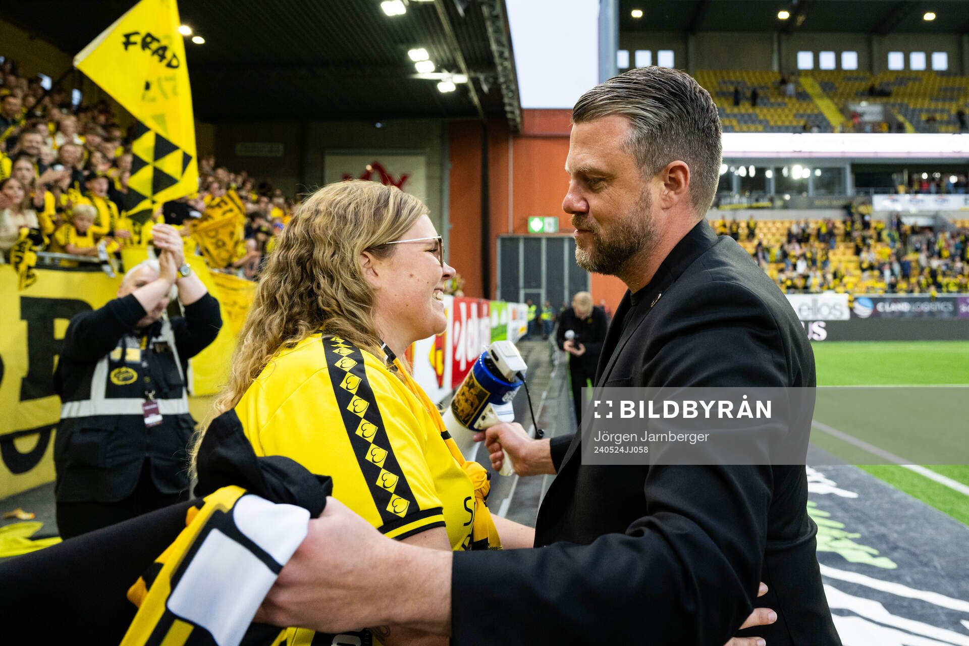 Elfsborgs manager Jimmy Thelin hyllas