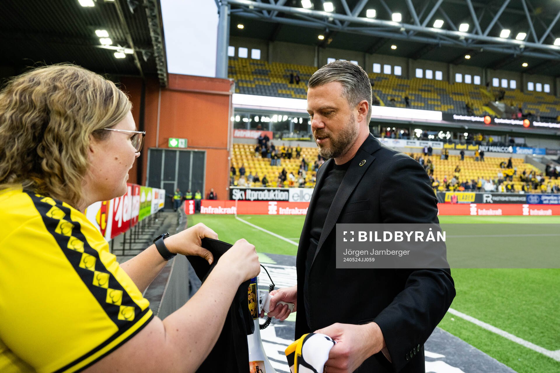 Elfsborgs manager Jimmy Thelin hyllas