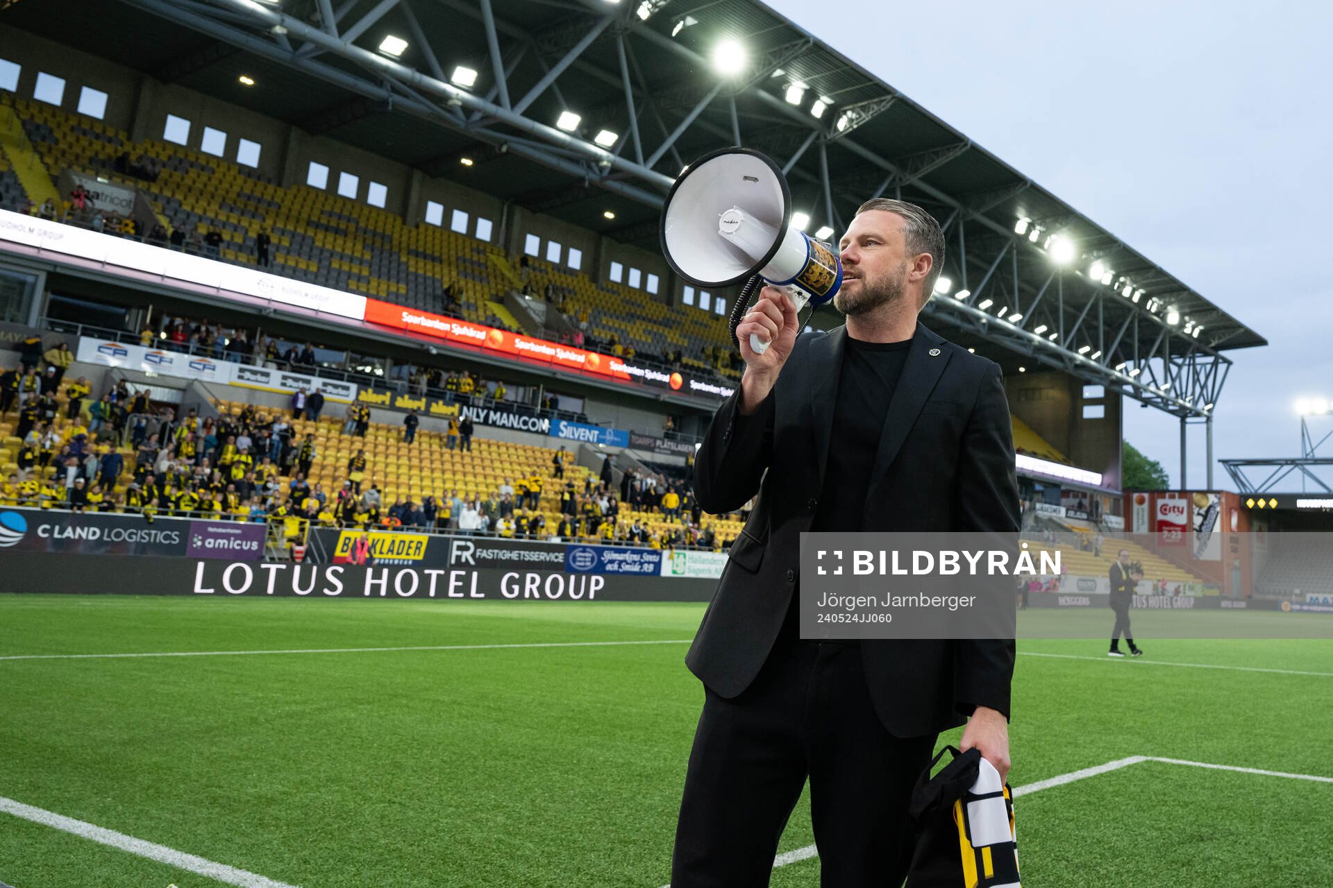 Elfsborgs manager Jimmy Thelin hyllas