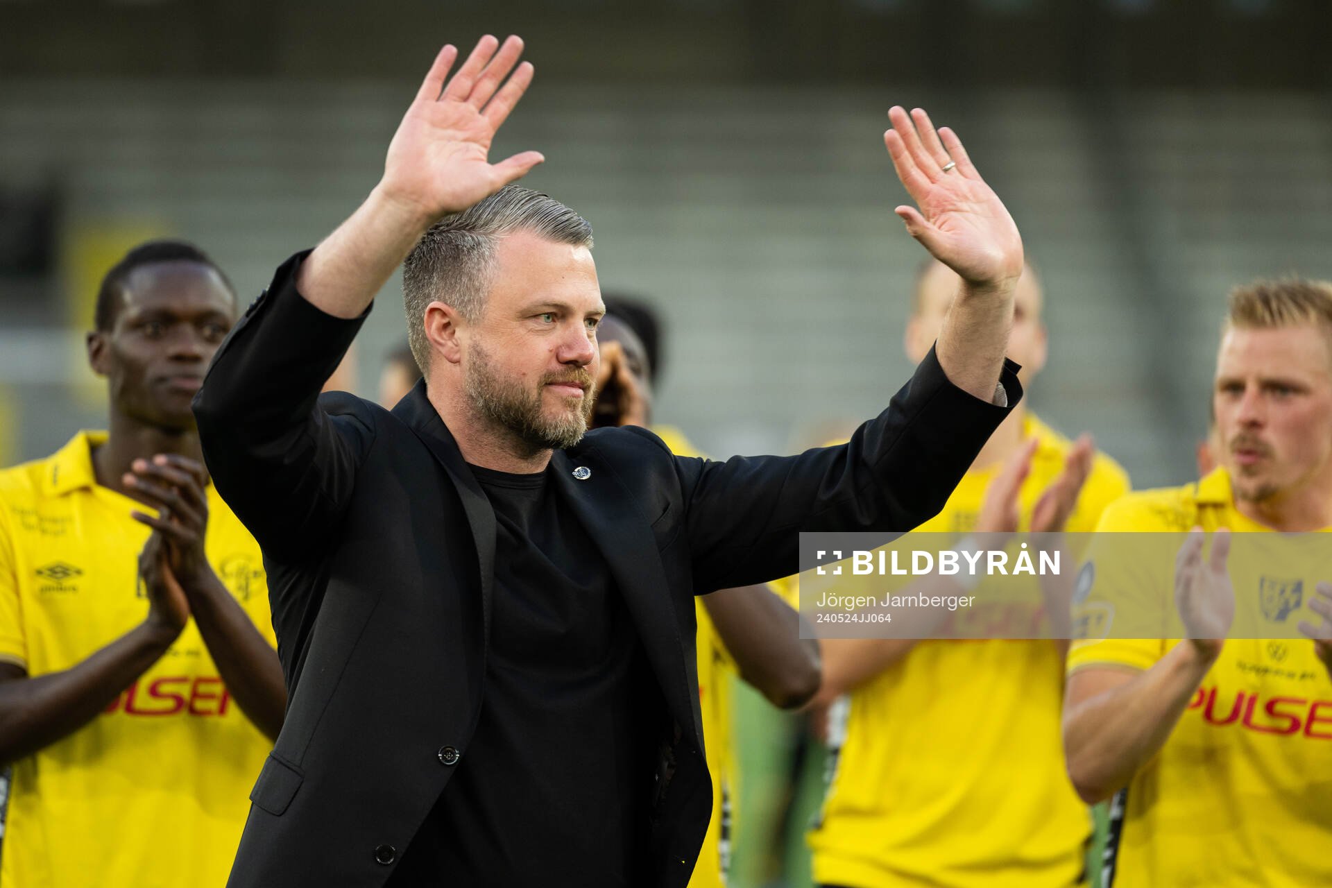 Elfsborgs manager Jimmy Thelin hyllas