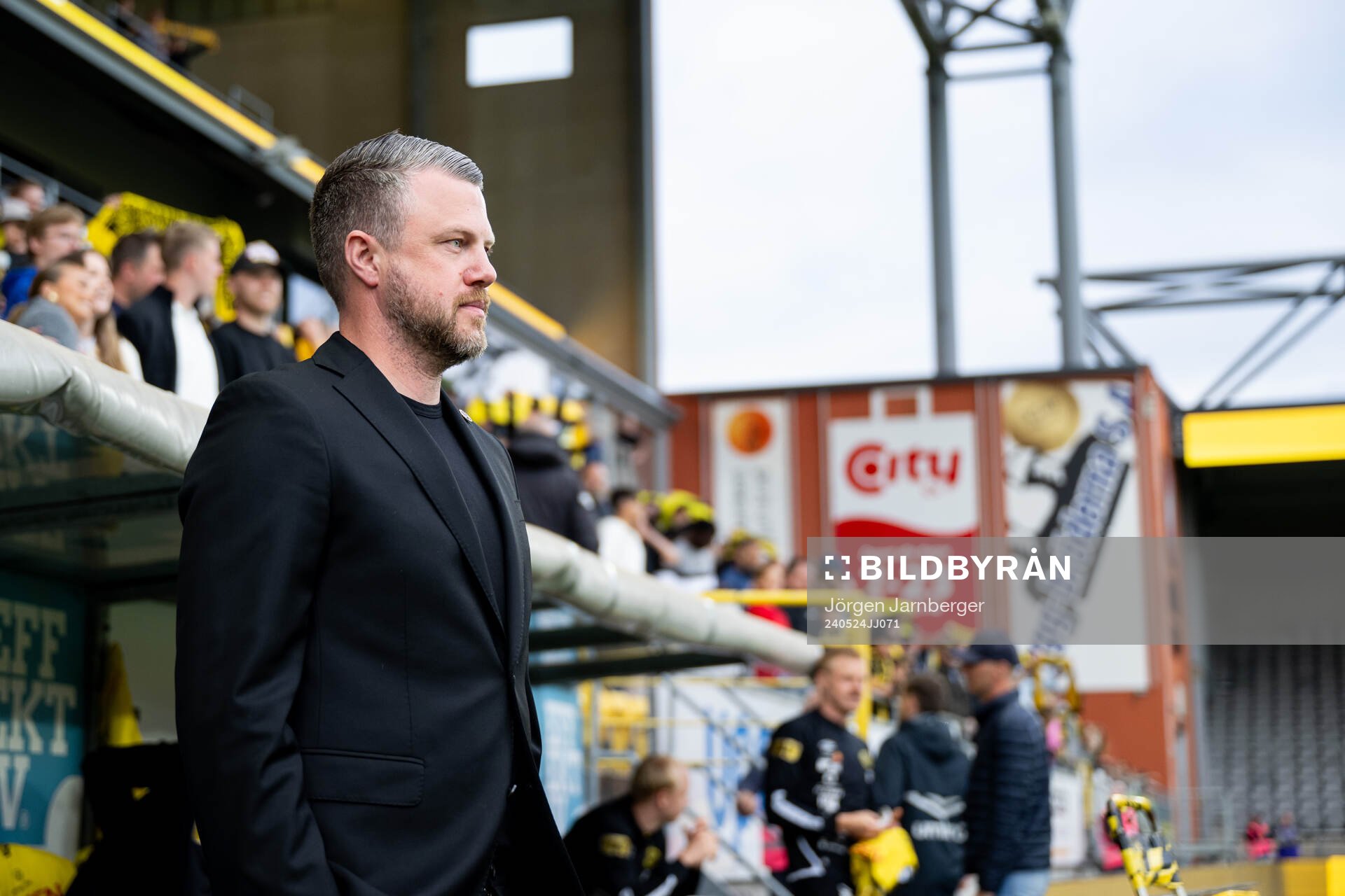 Elfsborgs manager Jimmy Thelin hyllas