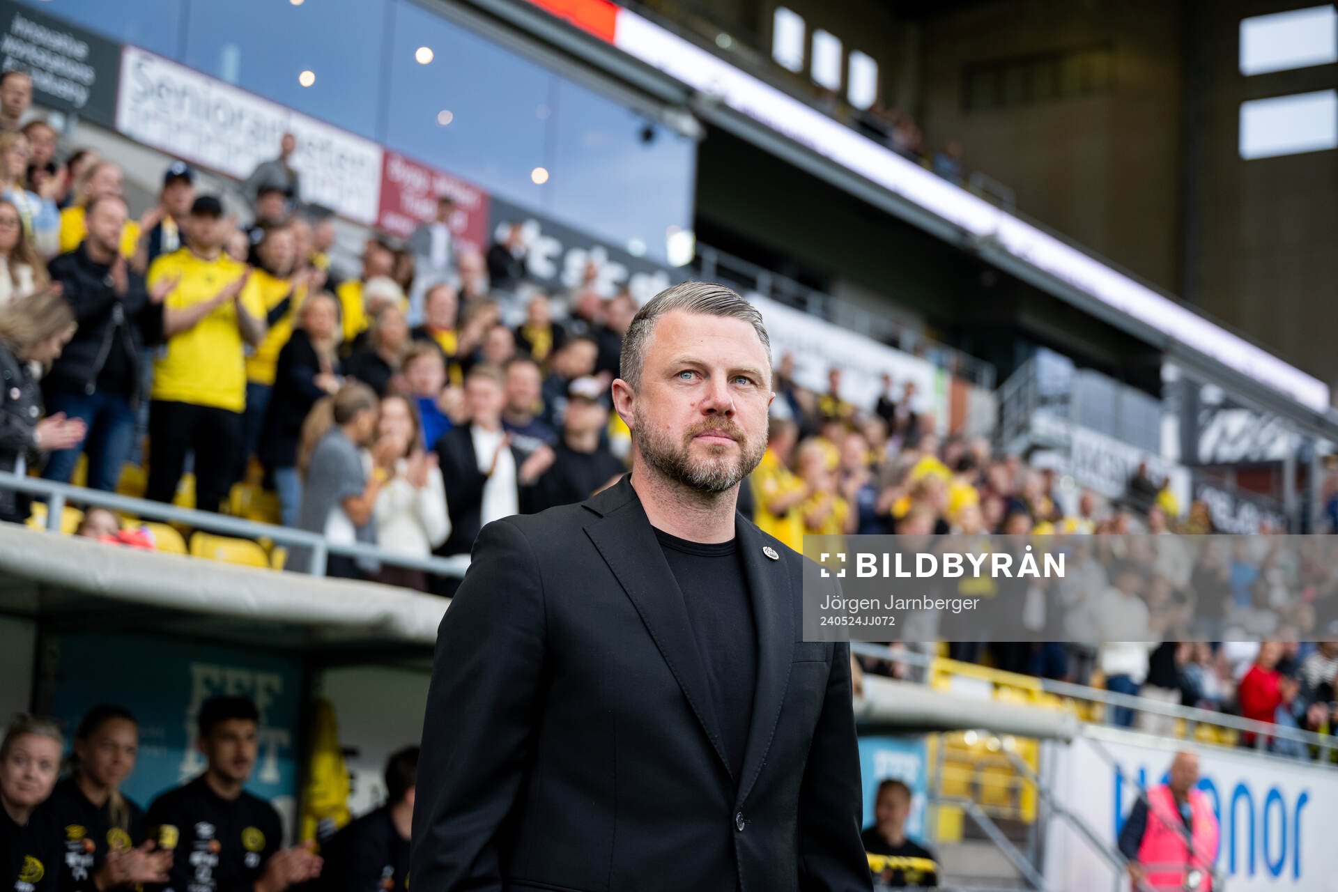 Elfsborgs manager Jimmy Thelin hyllas