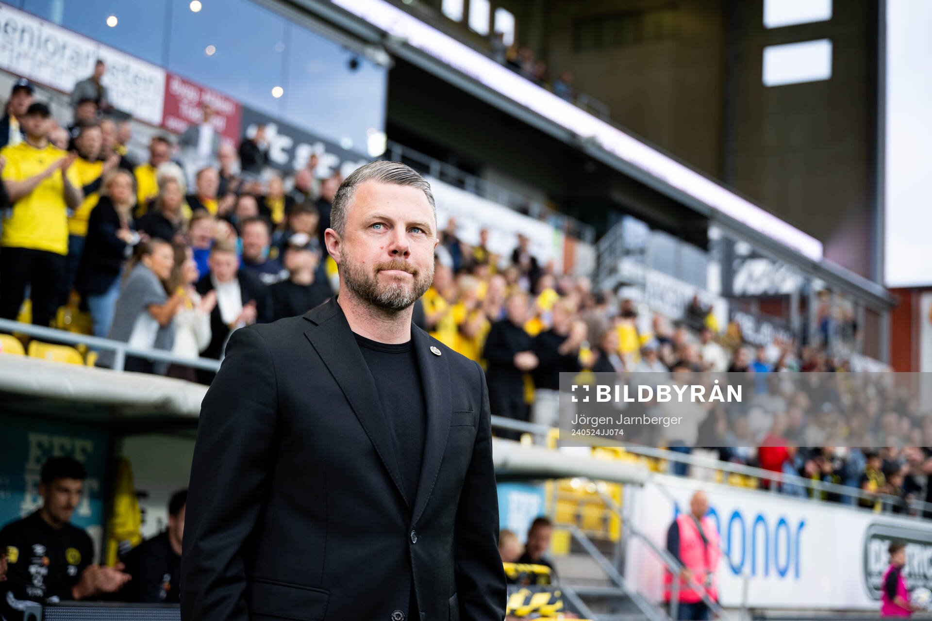 Elfsborgs manager Jimmy Thelin hyllas