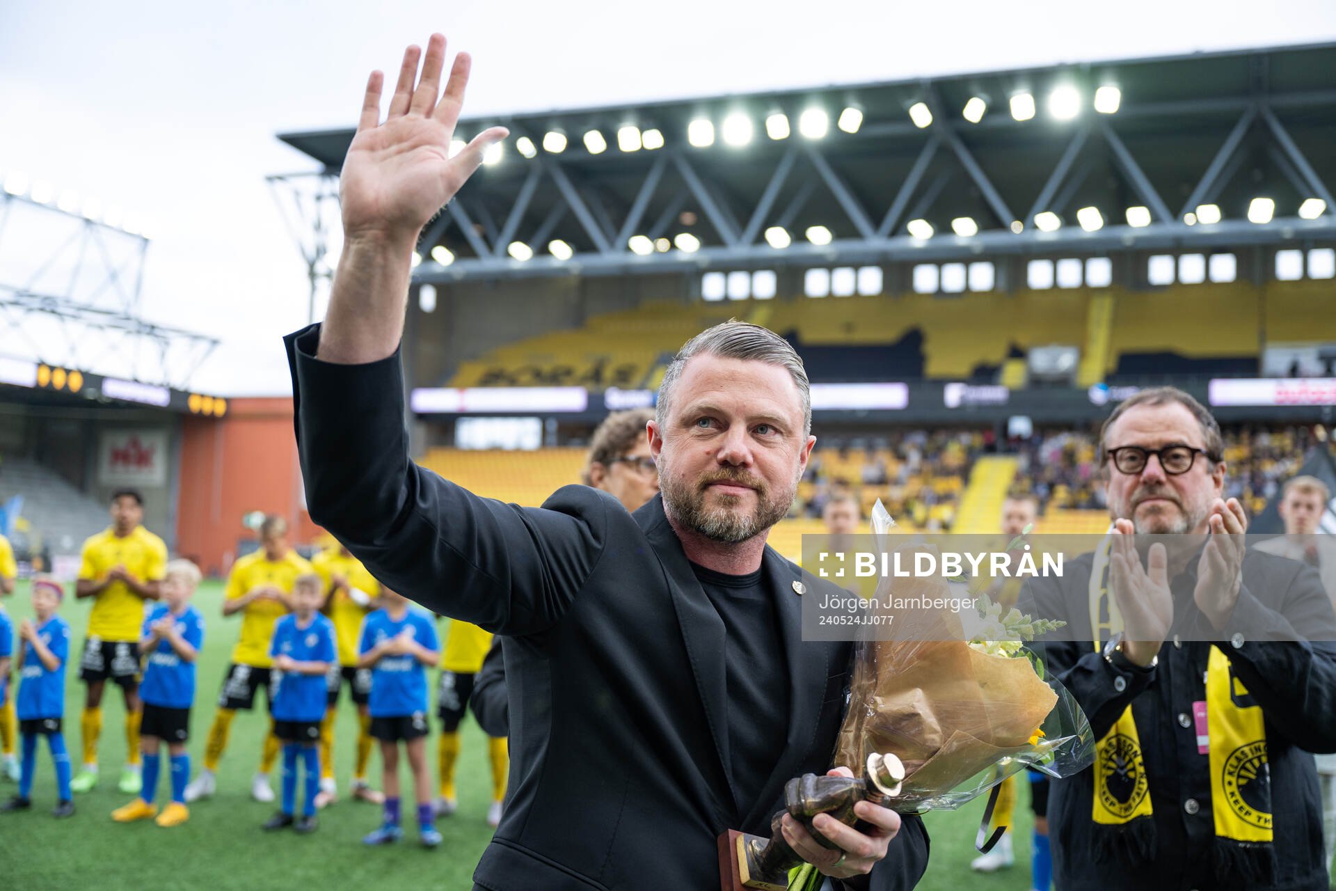 Elfsborgs manager Jimmy Thelin hyllas