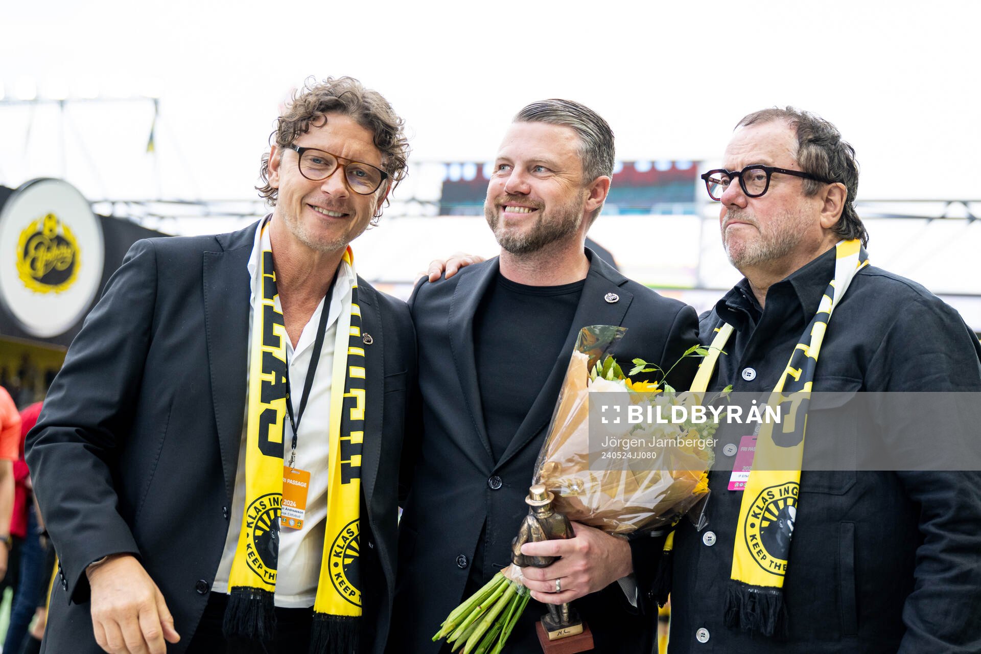 Elfsborgs manager Jimmy Thelin hyllas och avtackas av