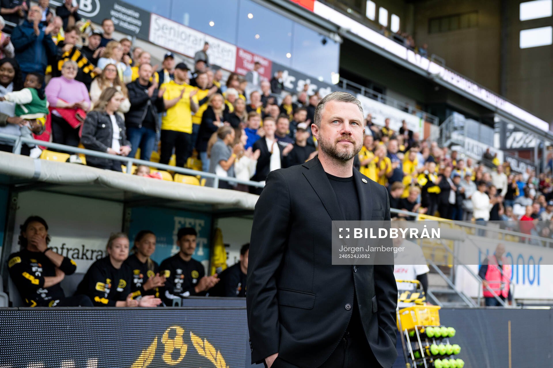 Elfsborgs manager Jimmy Thelin hyllas