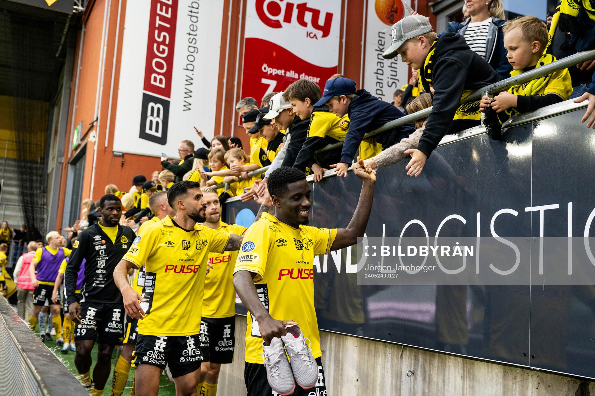 Elfsborgs spelare tackar publiken