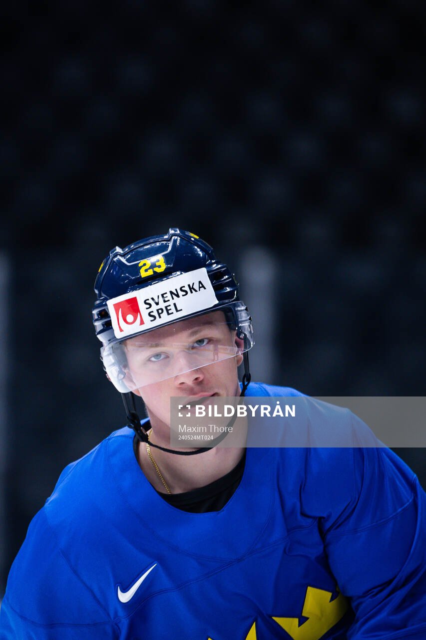 Lucas Raymond of Sweden at a practice session