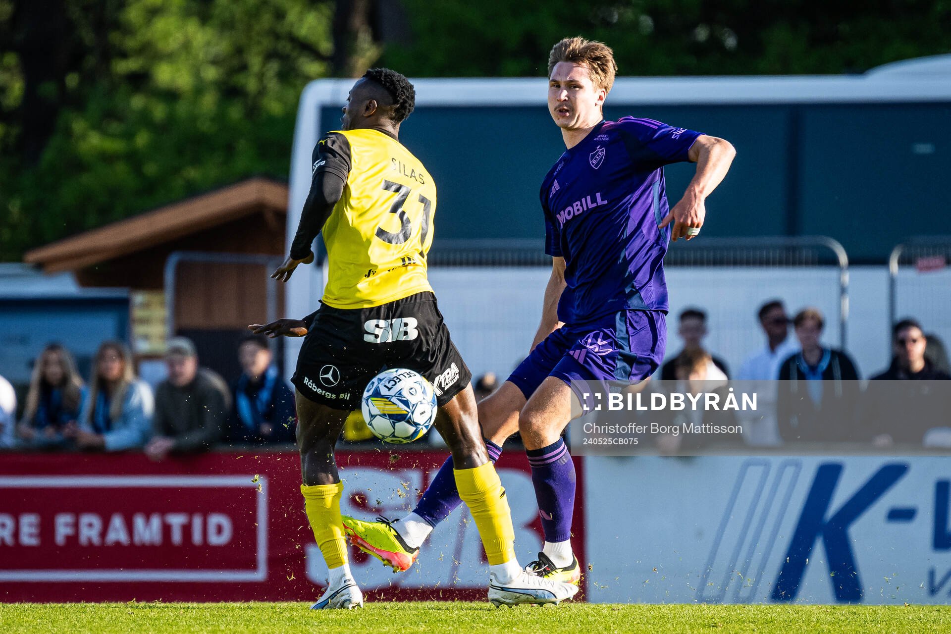 Mjällbys Silas Nwankwo och Djurgårdens Miro Tenho