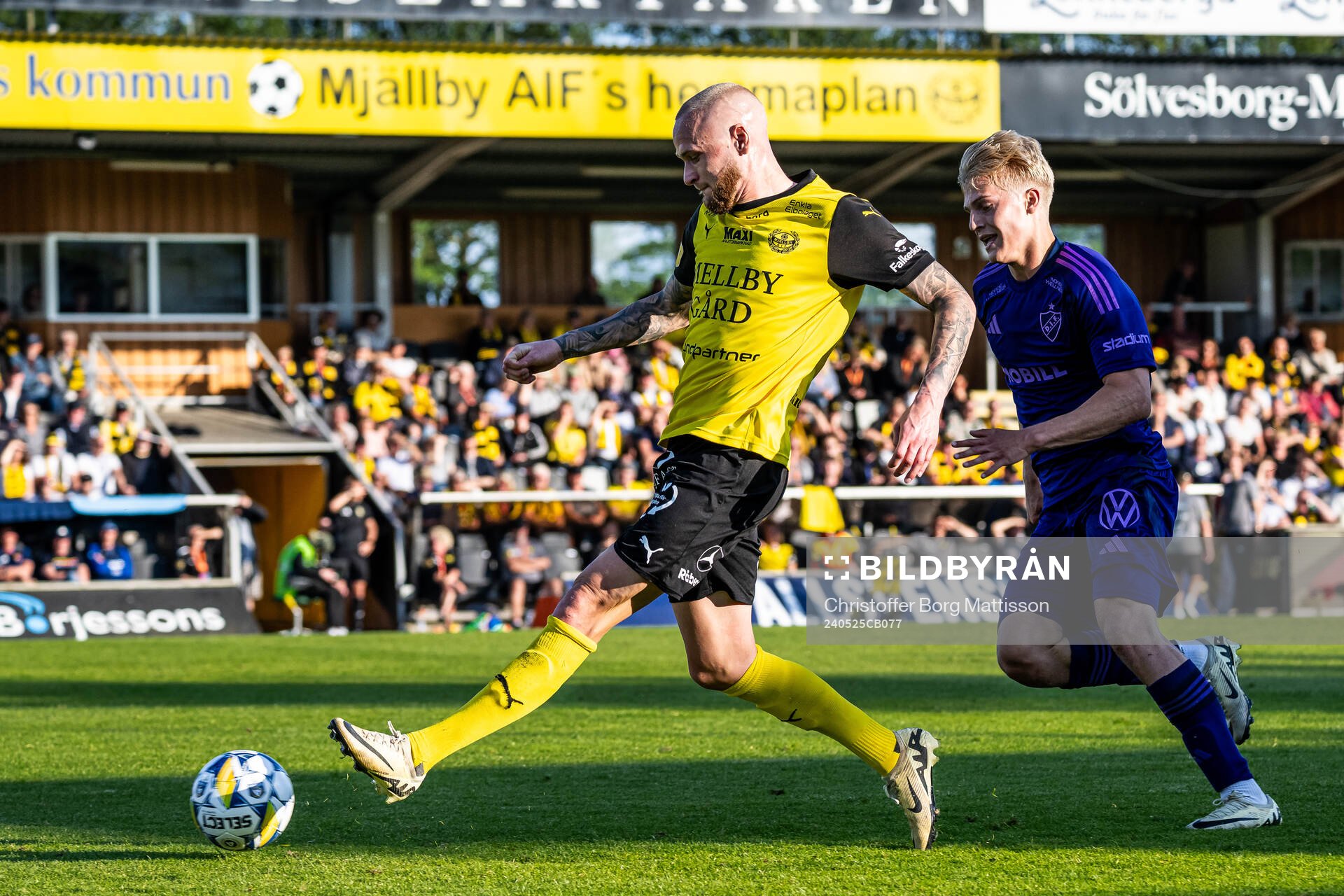 Mjällbys Adam Ståhl och Djurgårdens Lucas Bergvall