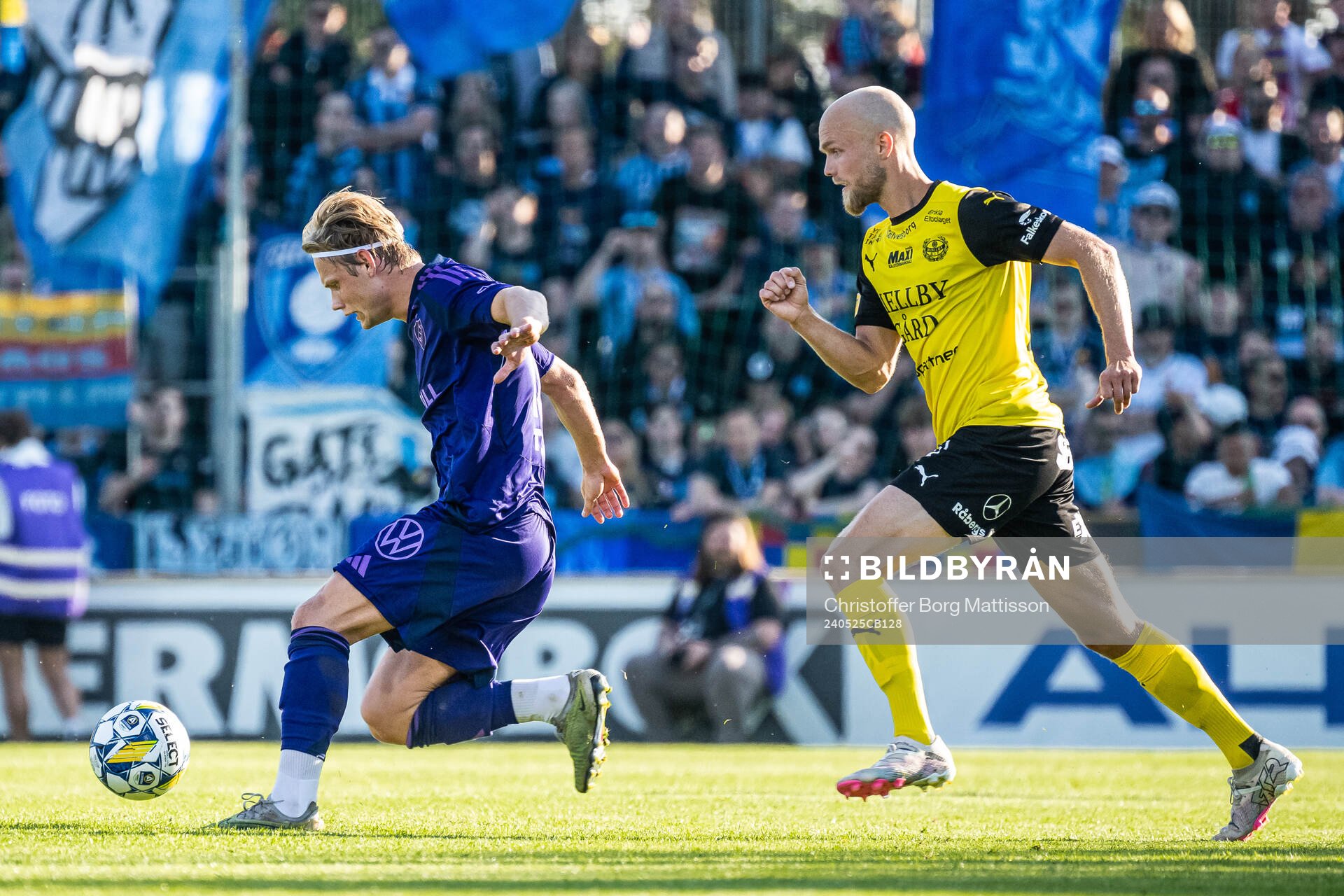Djurgårdens Tobias Gulliksen och Mjällbys Viktor Gustafson